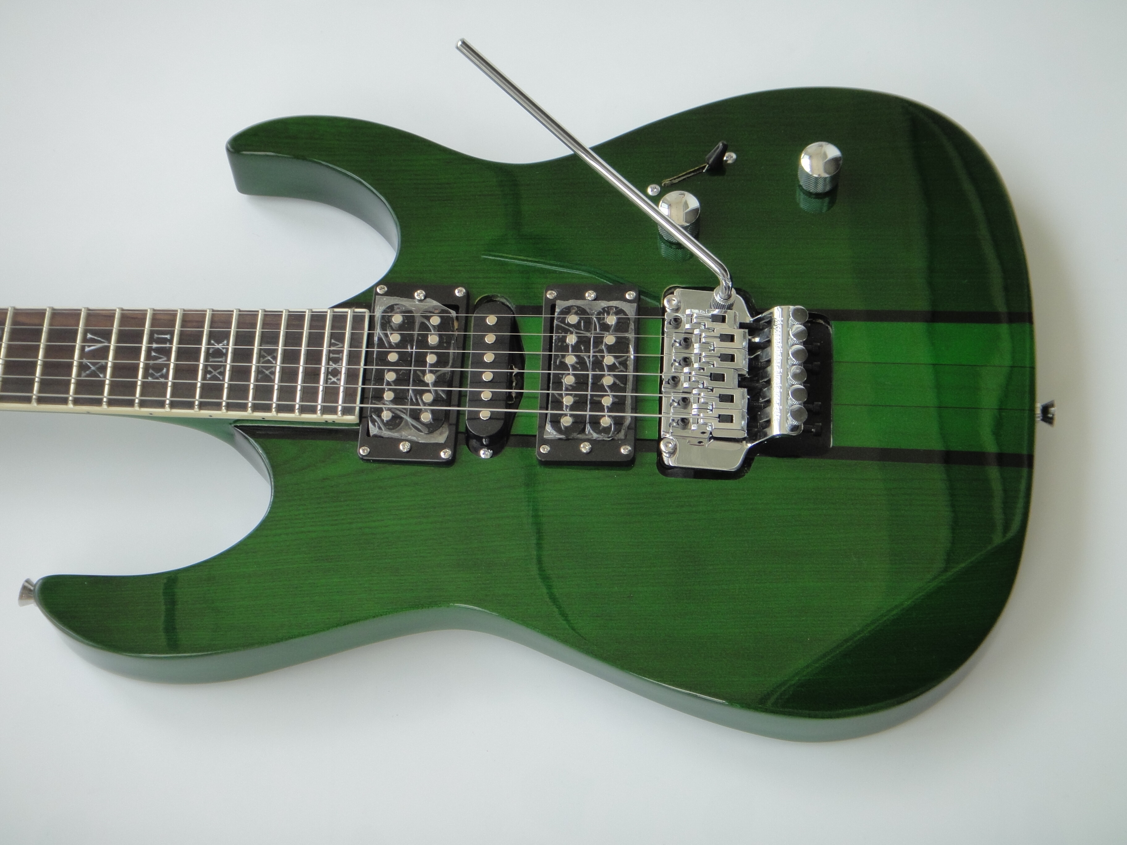 Guitarra Eléctrica Afanti Customized Neck Through Basswood Body 6 String