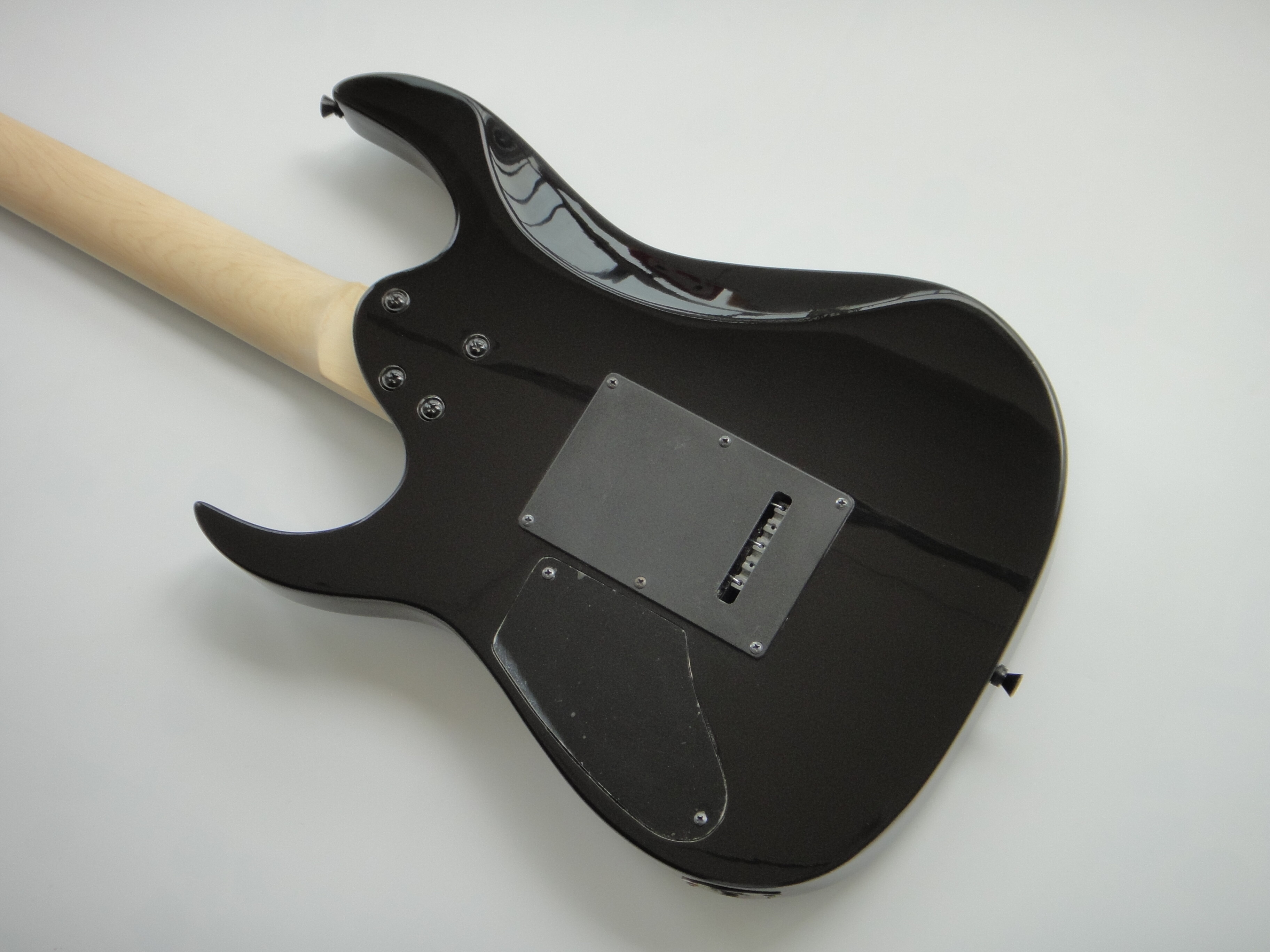 Guitarra Eléctrica Afanti Bolt On Basswood Con Tapa De Arce Acolchado