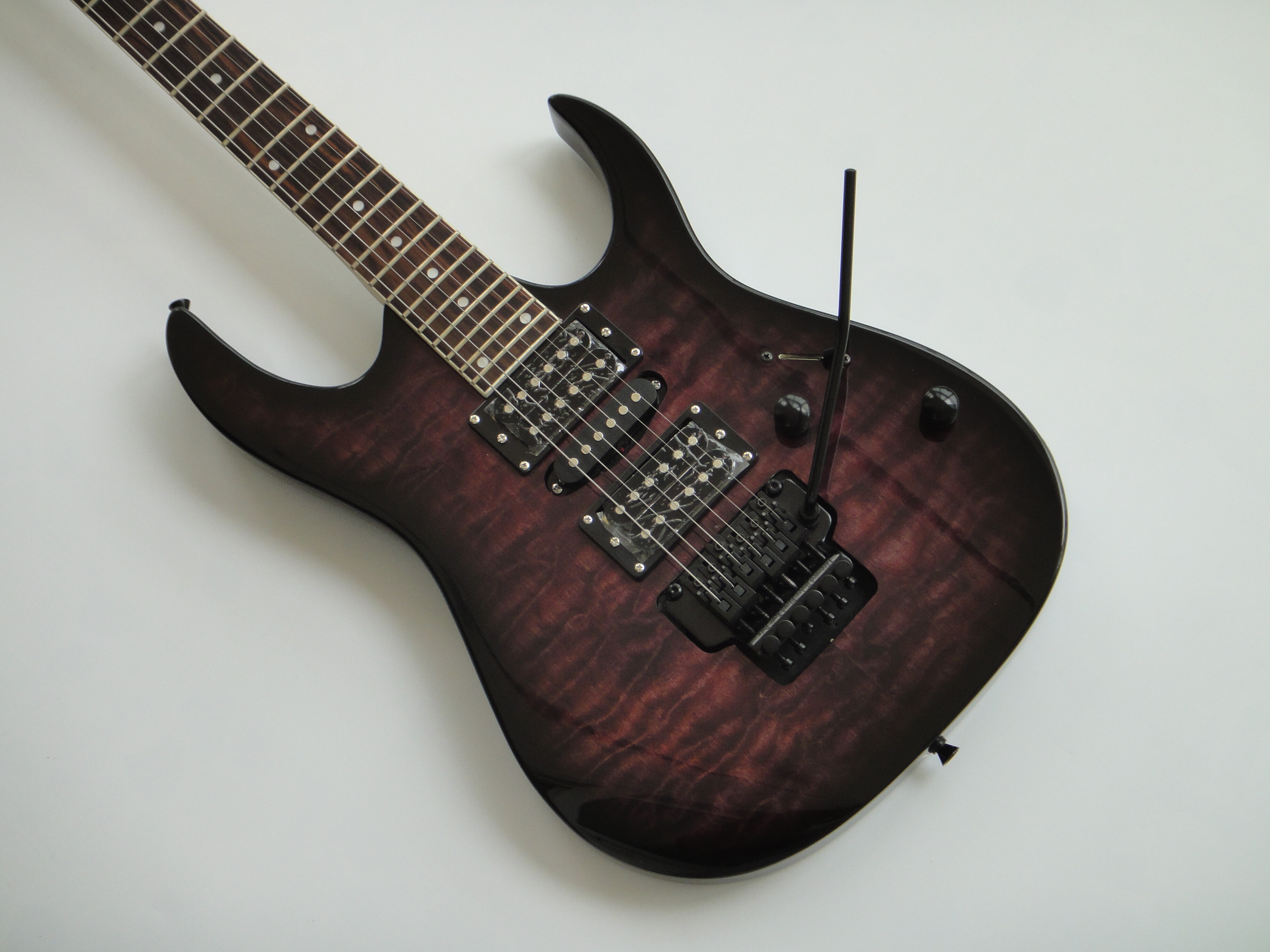 Guitarra Eléctrica Afanti Bolt On Basswood Con Tapa De Arce Acolchado