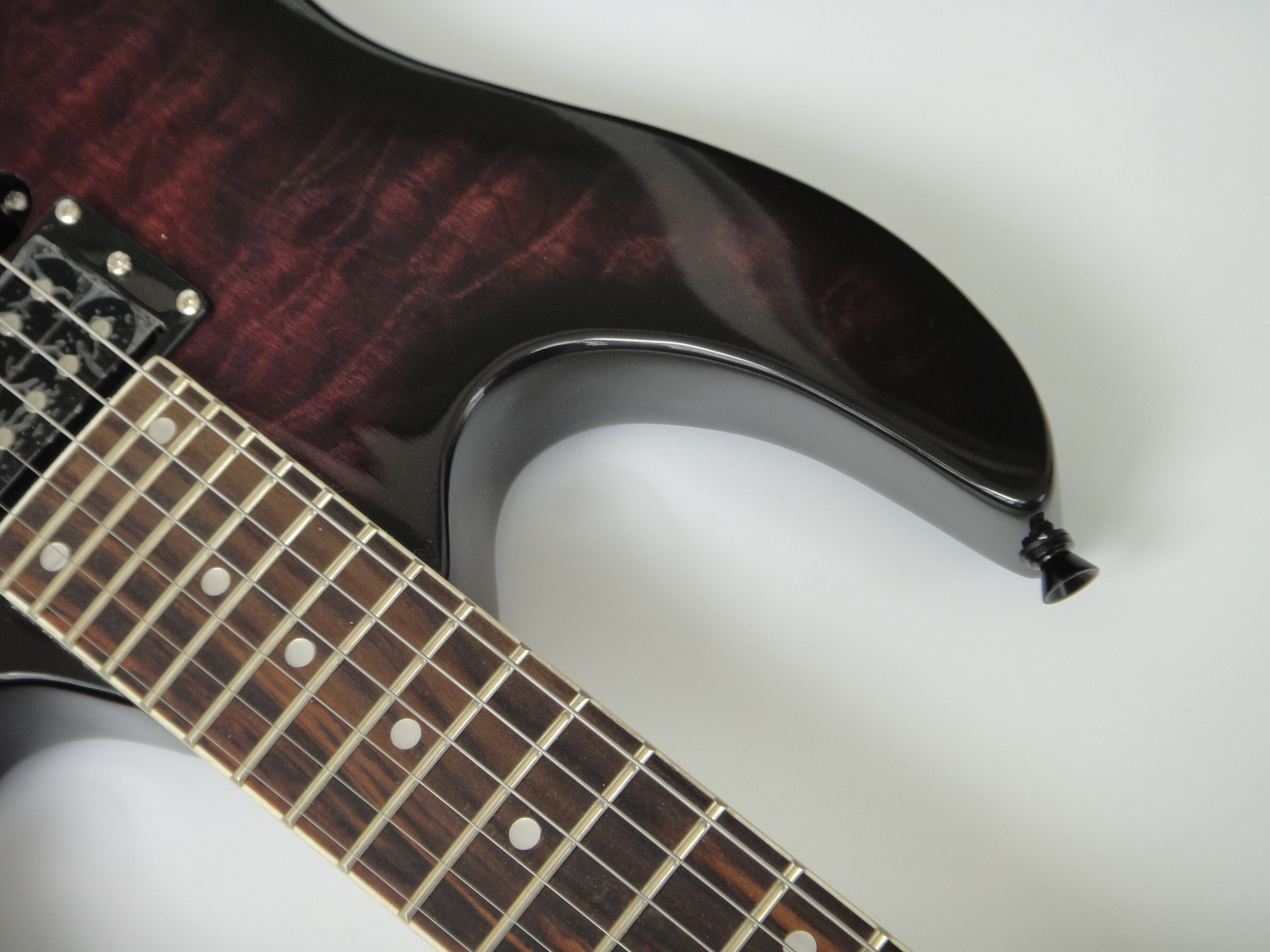Guitarra Eléctrica Afanti Bolt On Basswood Con Tapa De Arce Acolchado