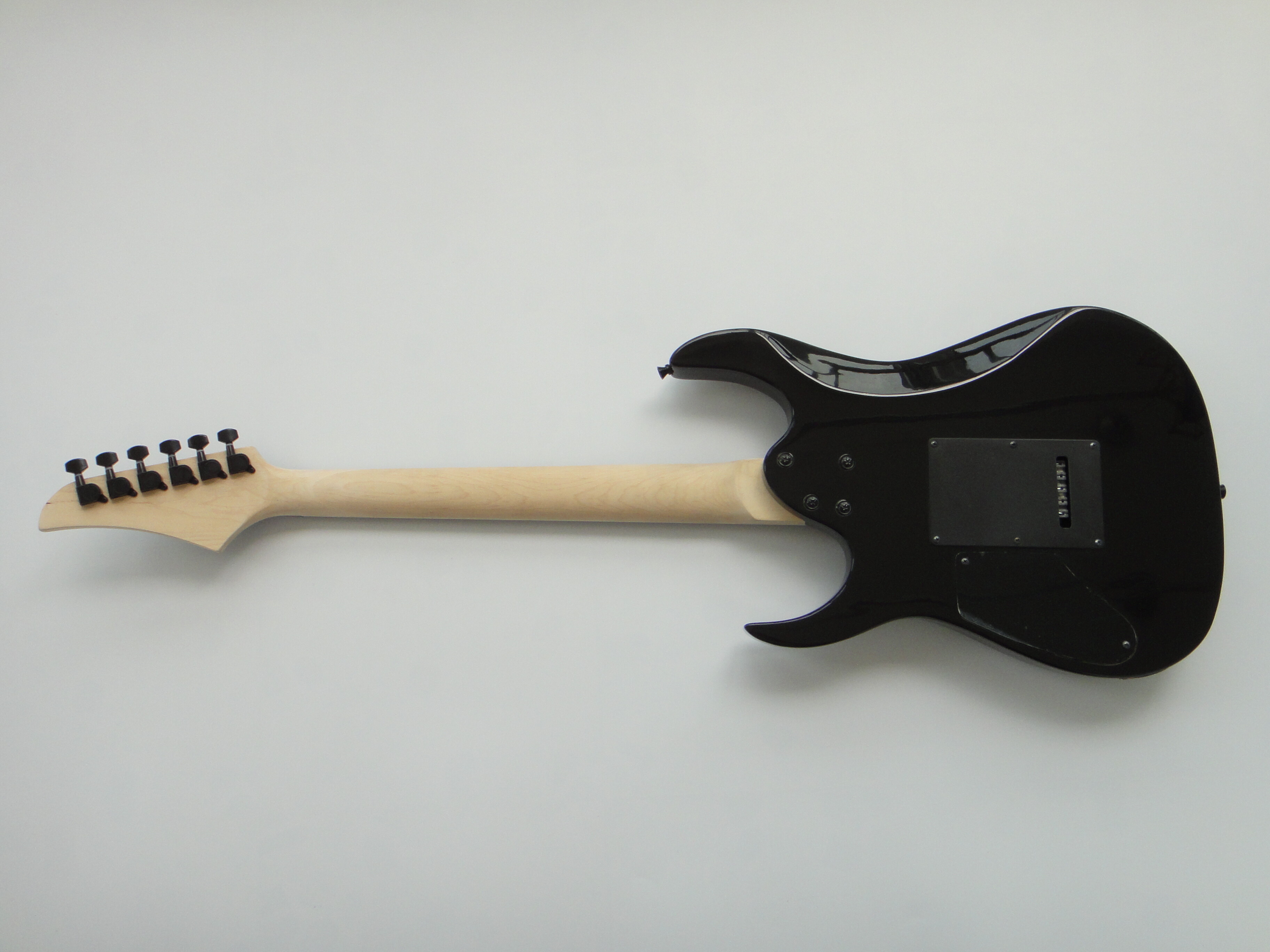 Guitarra Eléctrica Afanti Bolt On Basswood Con Tapa De Arce Acolchado