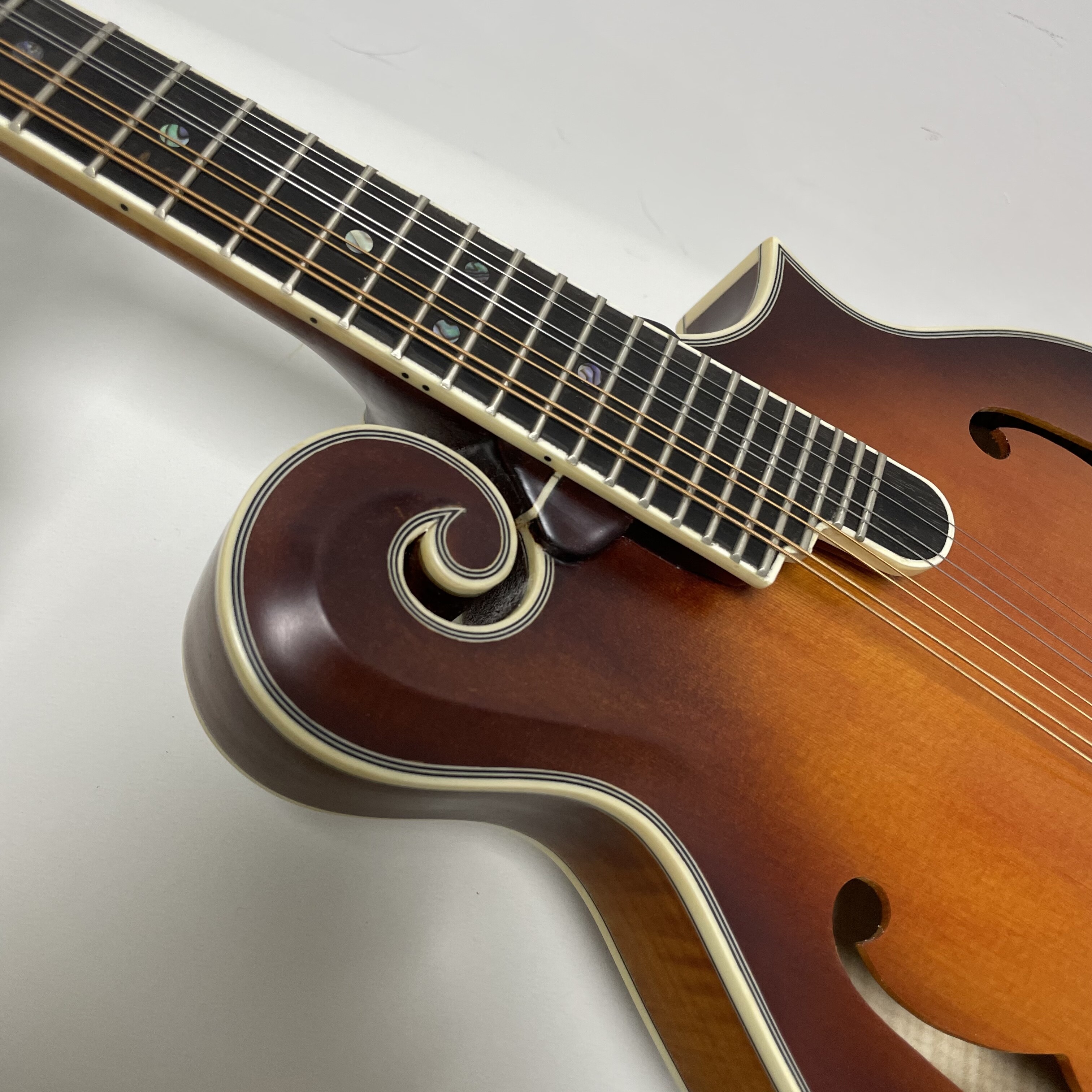 East Luthier Mandolina estilo F Sunburst de madera maciza 3A hecha a mano