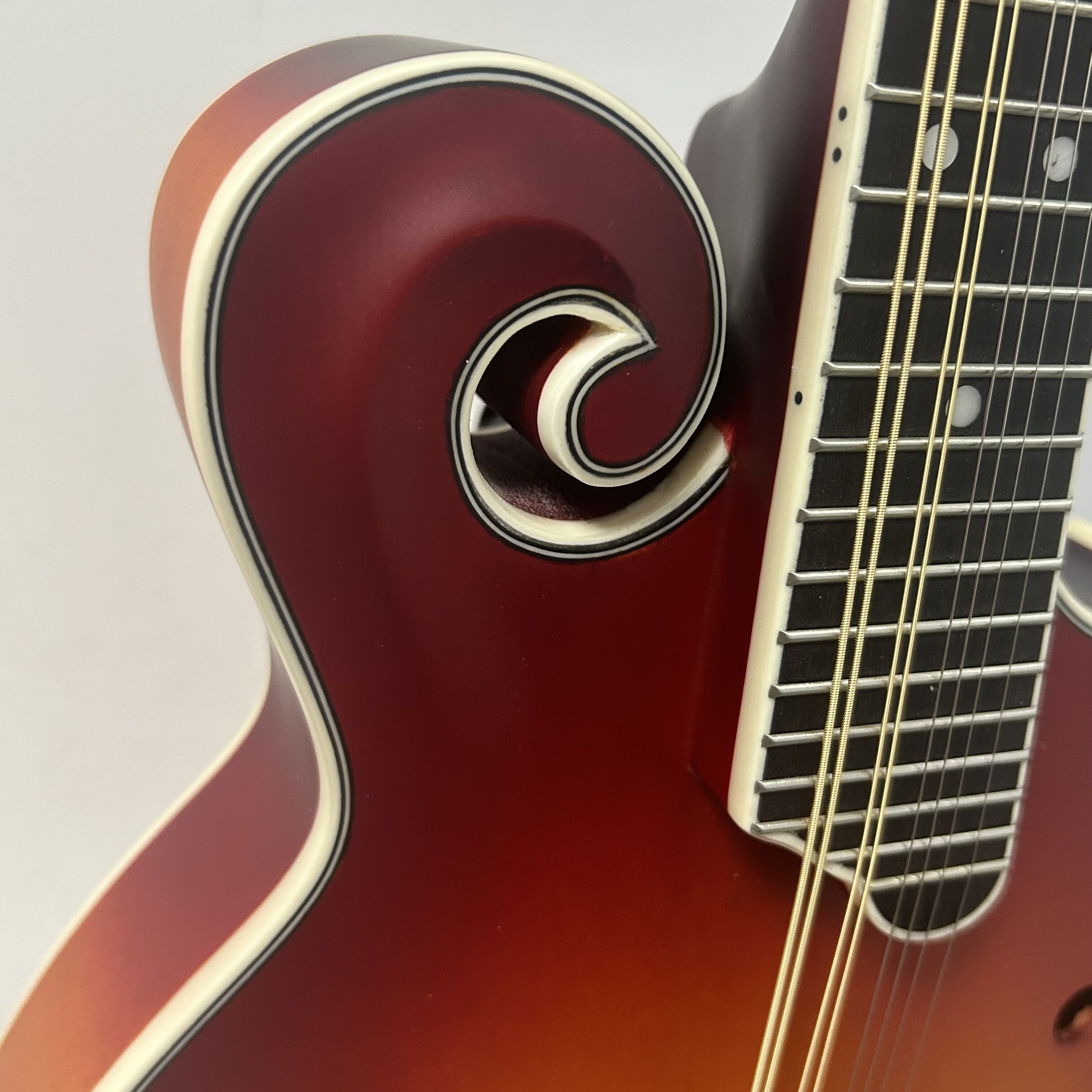 Mandolina Afanti Handed Made Solid Spruce Top Sunburst Maple F