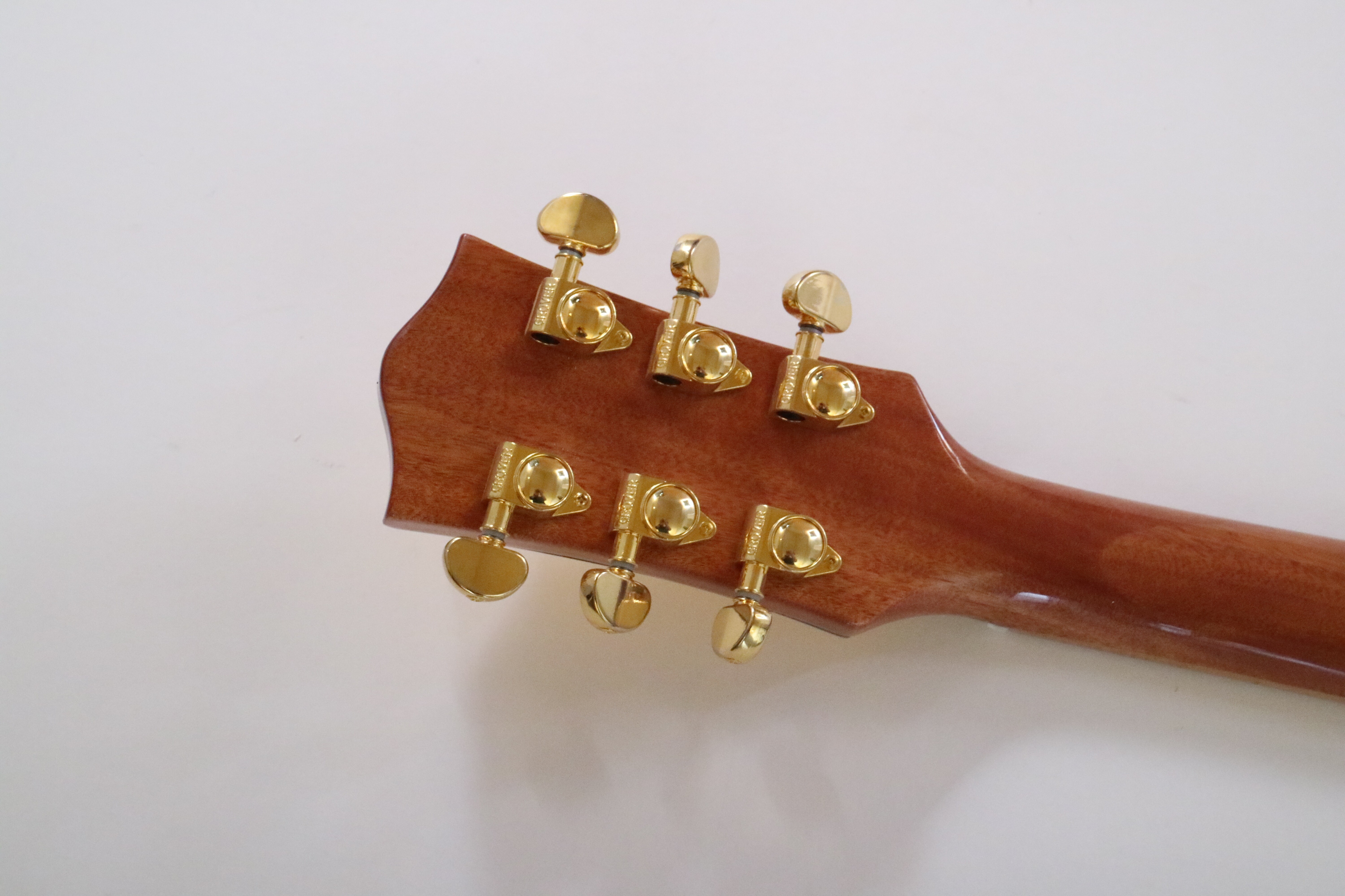 Guitarra Eléctrica Afanti 22 Trastes Caoba con Chapa de Arce Flameado