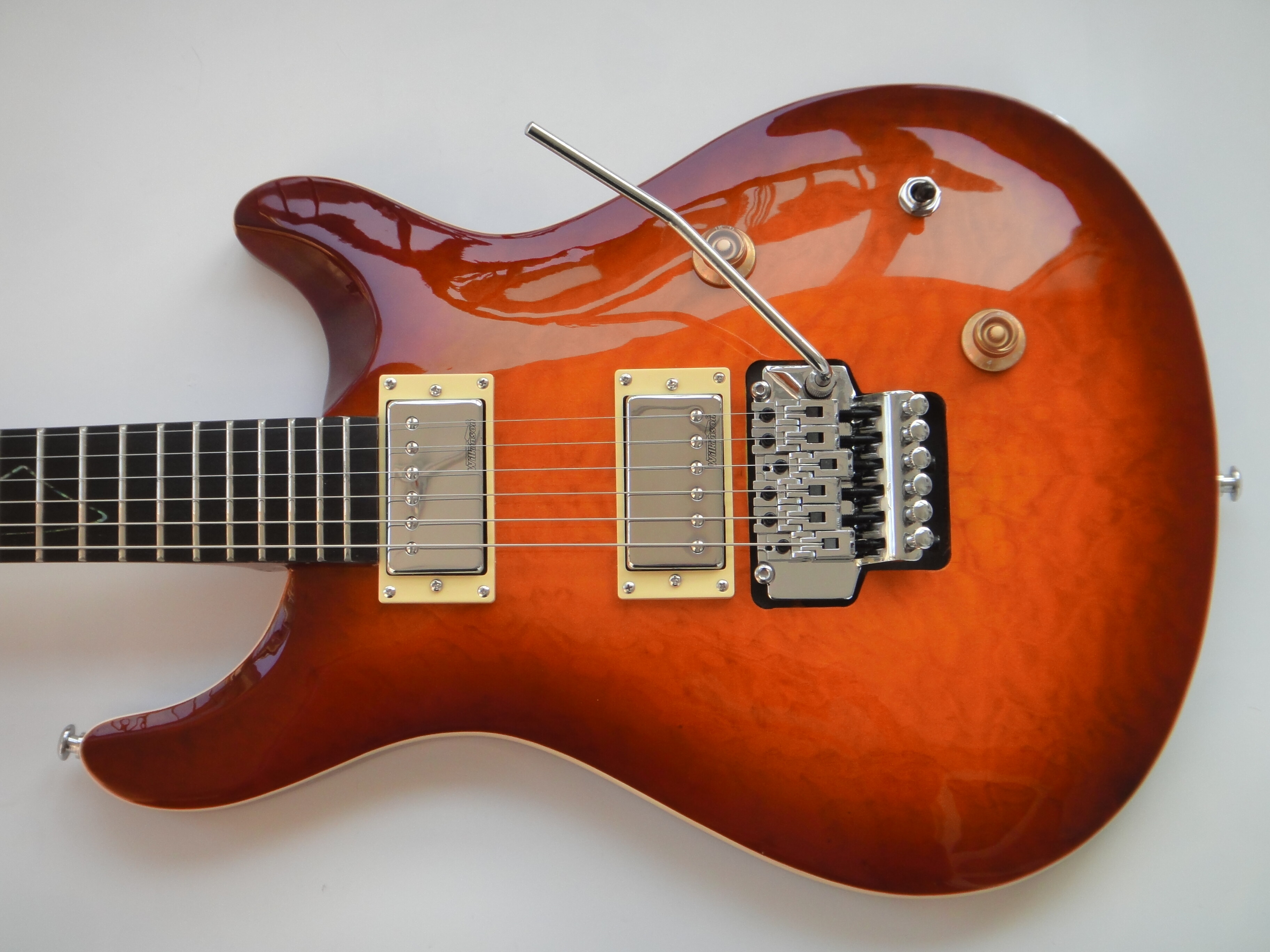 Afanti Guitarra Eléctrica 22 Trastes Tilo con Chapa de Arce Acolchado