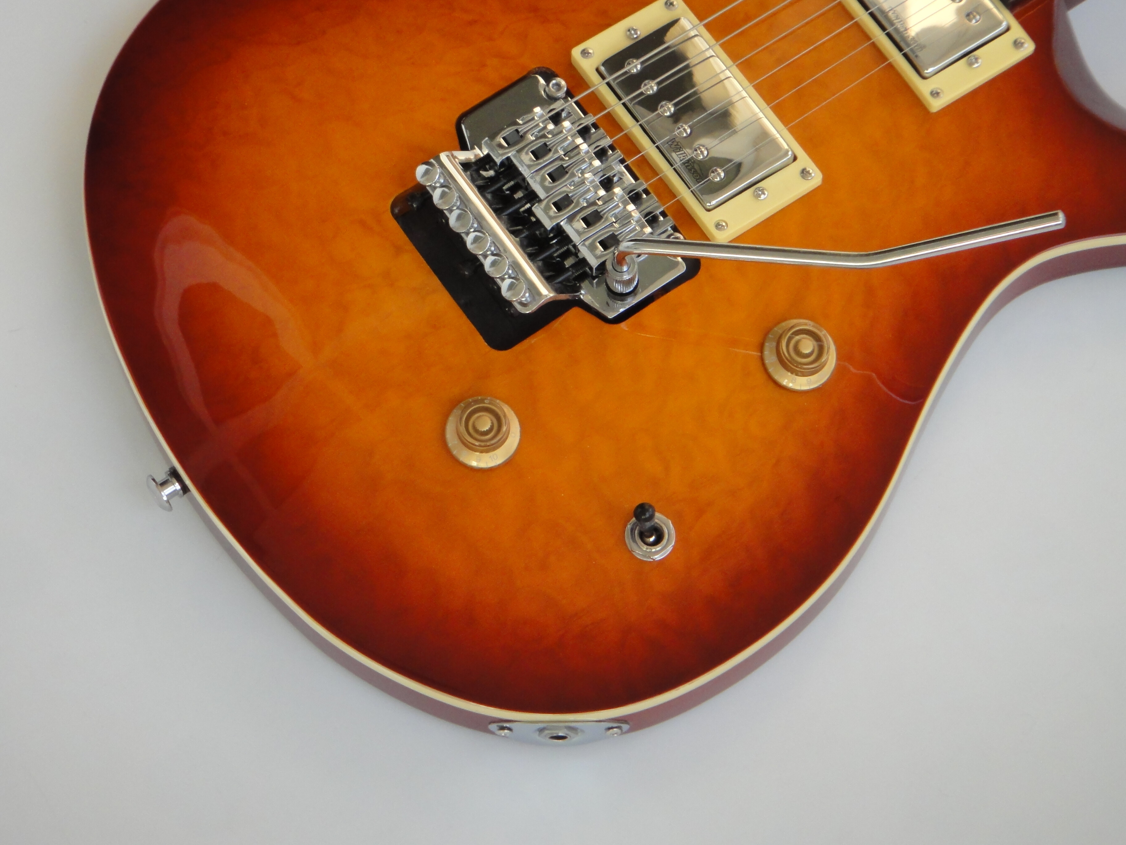 Afanti Guitarra Eléctrica 22 Trastes Tilo con Chapa de Arce Acolchado