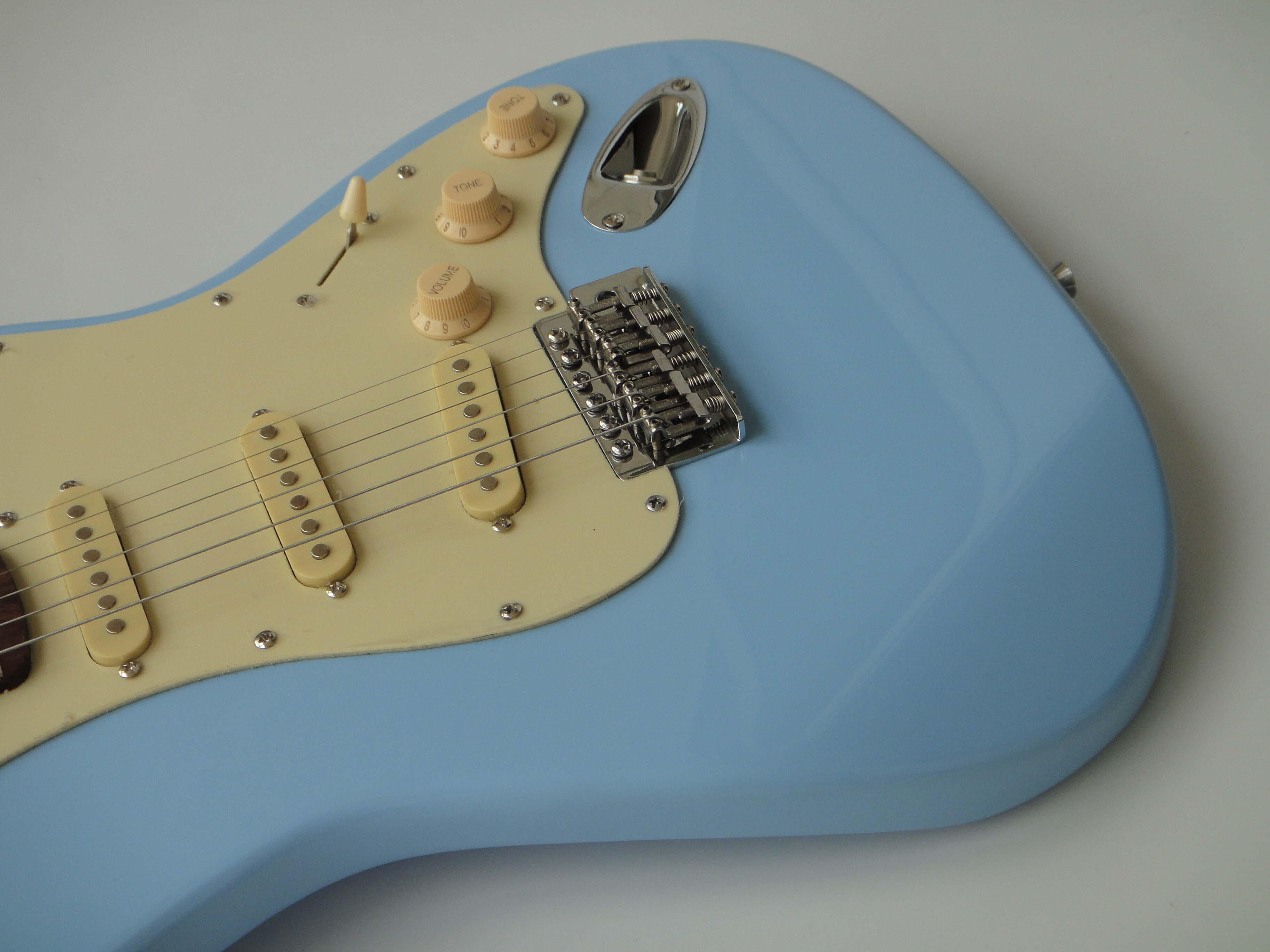 Guitarra eléctrica Afanti Bolt On con mástil de arce y cuerpo de tilo