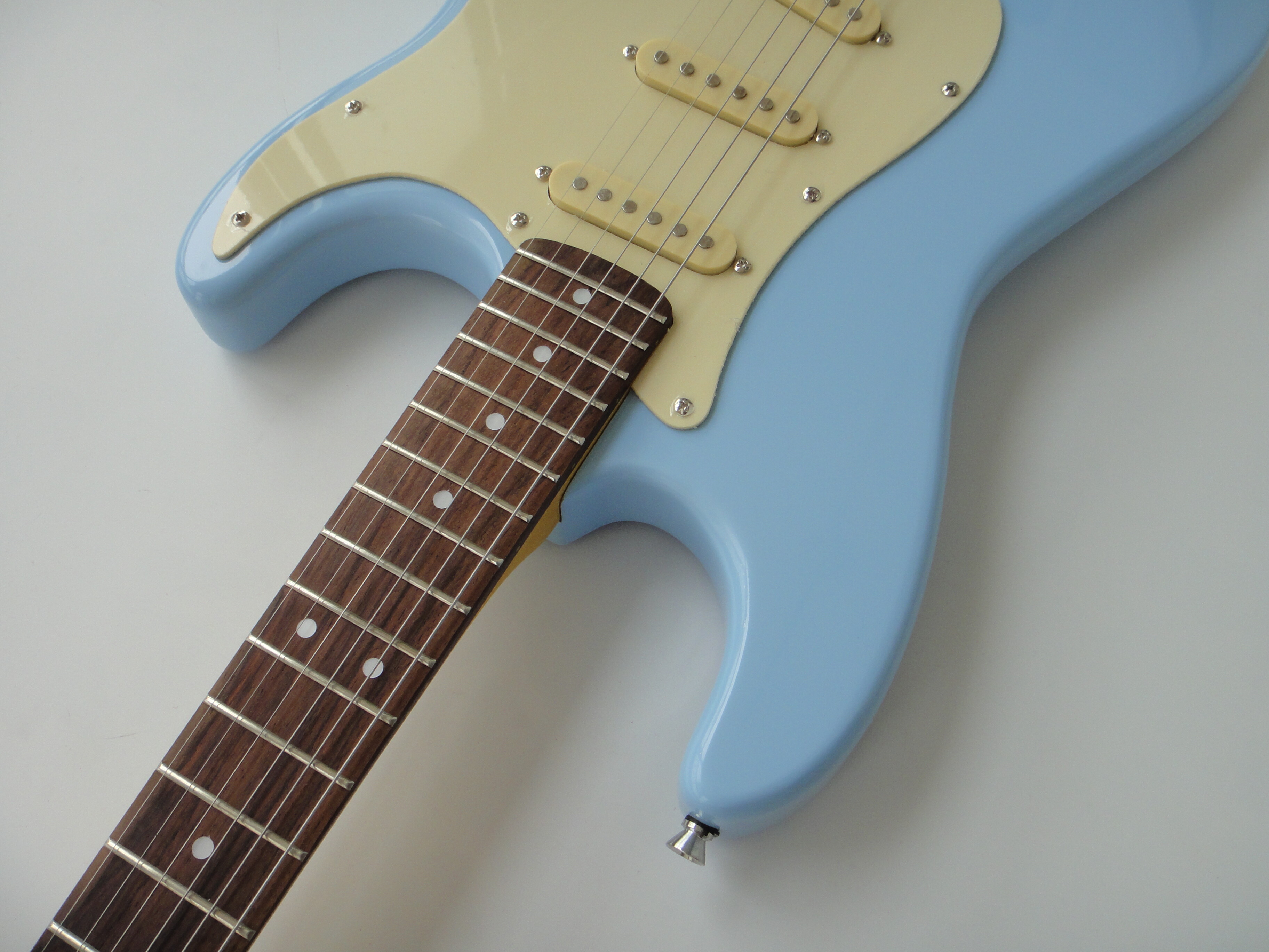 Guitarra eléctrica Afanti Bolt On con mástil de arce y cuerpo de tilo