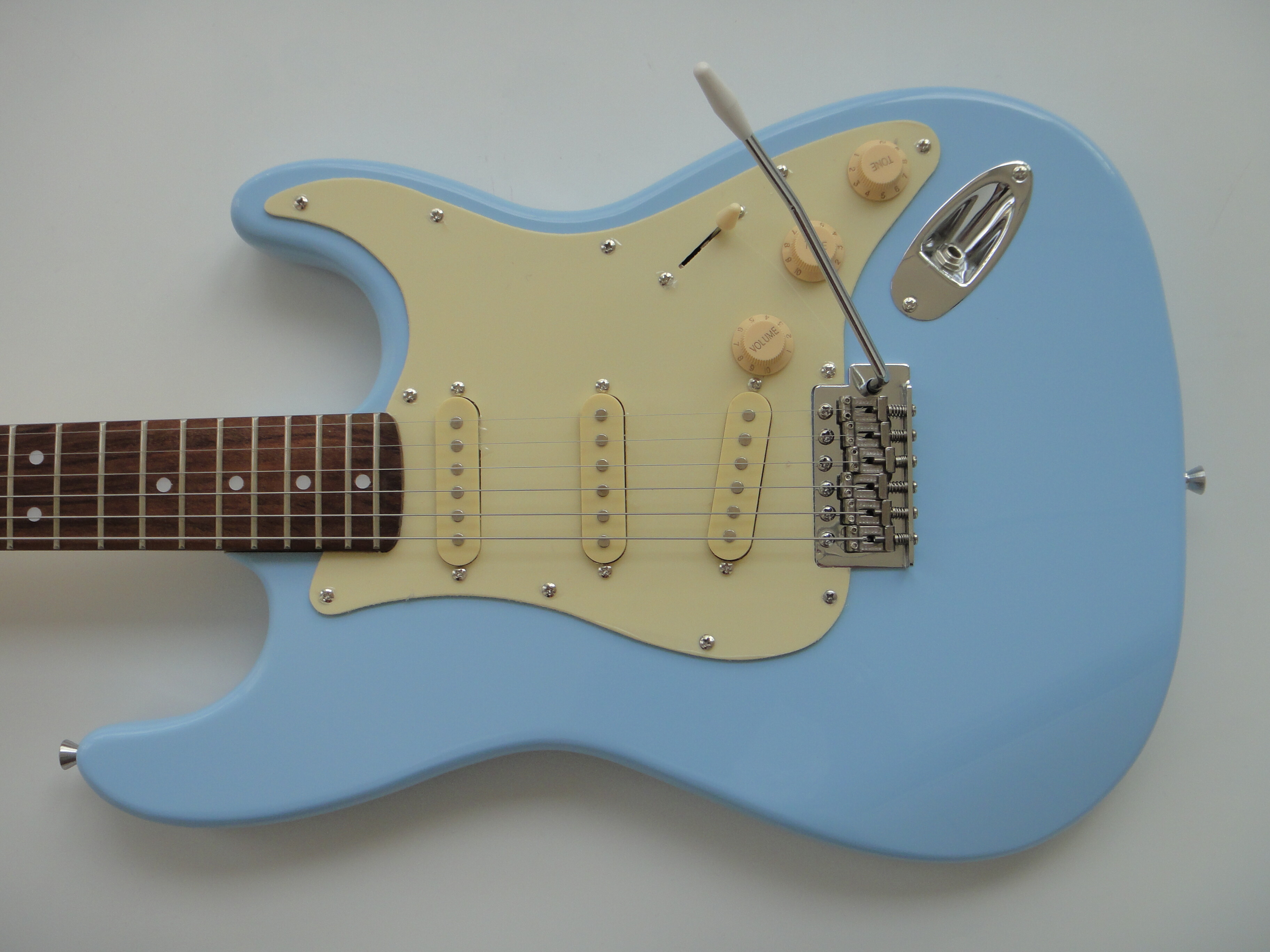 Guitarra eléctrica Afanti Bolt On con mástil de arce y cuerpo de tilo