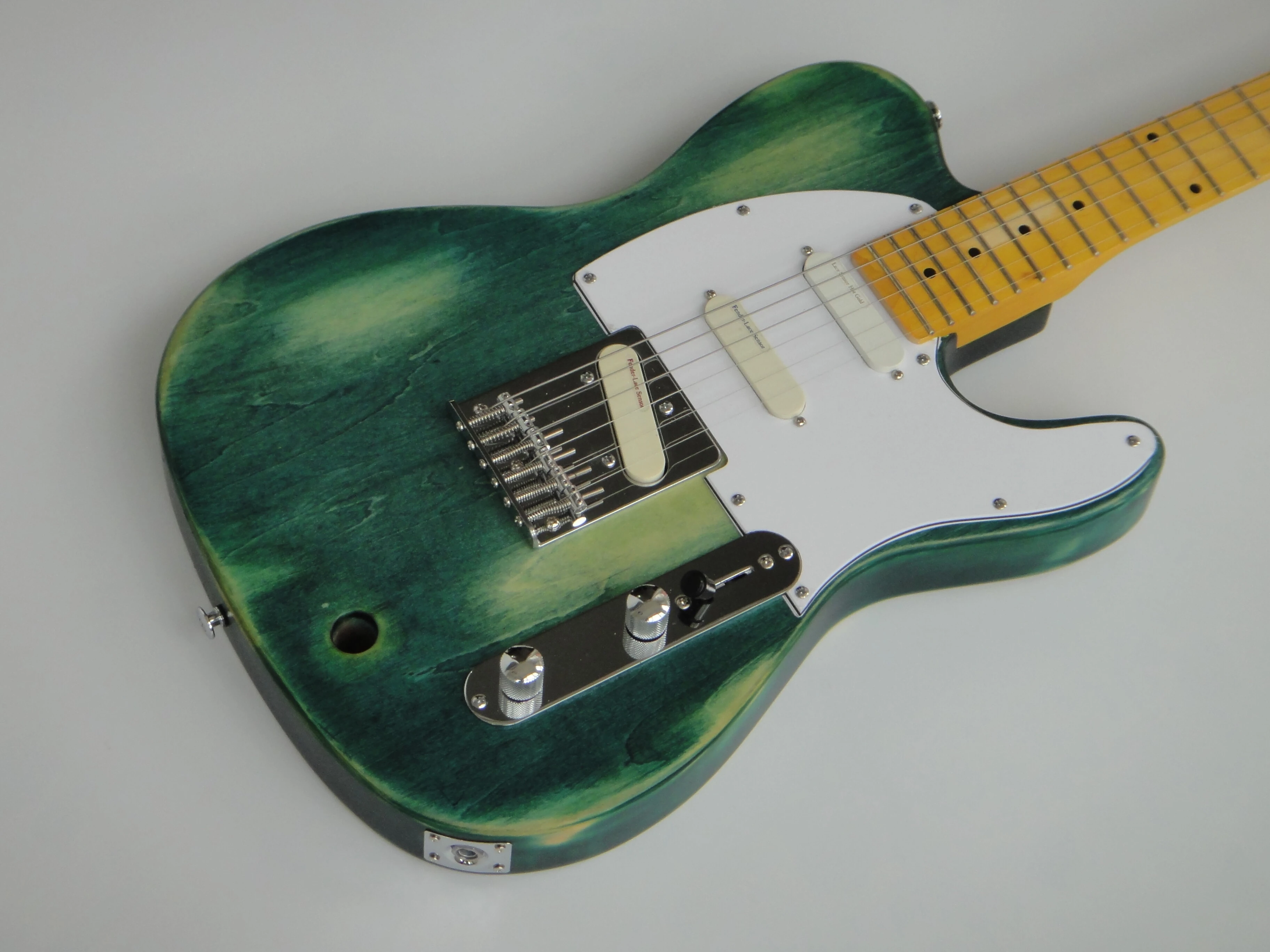 Guitarra Eléctrica Afanti Basswood Body SSS Pickups