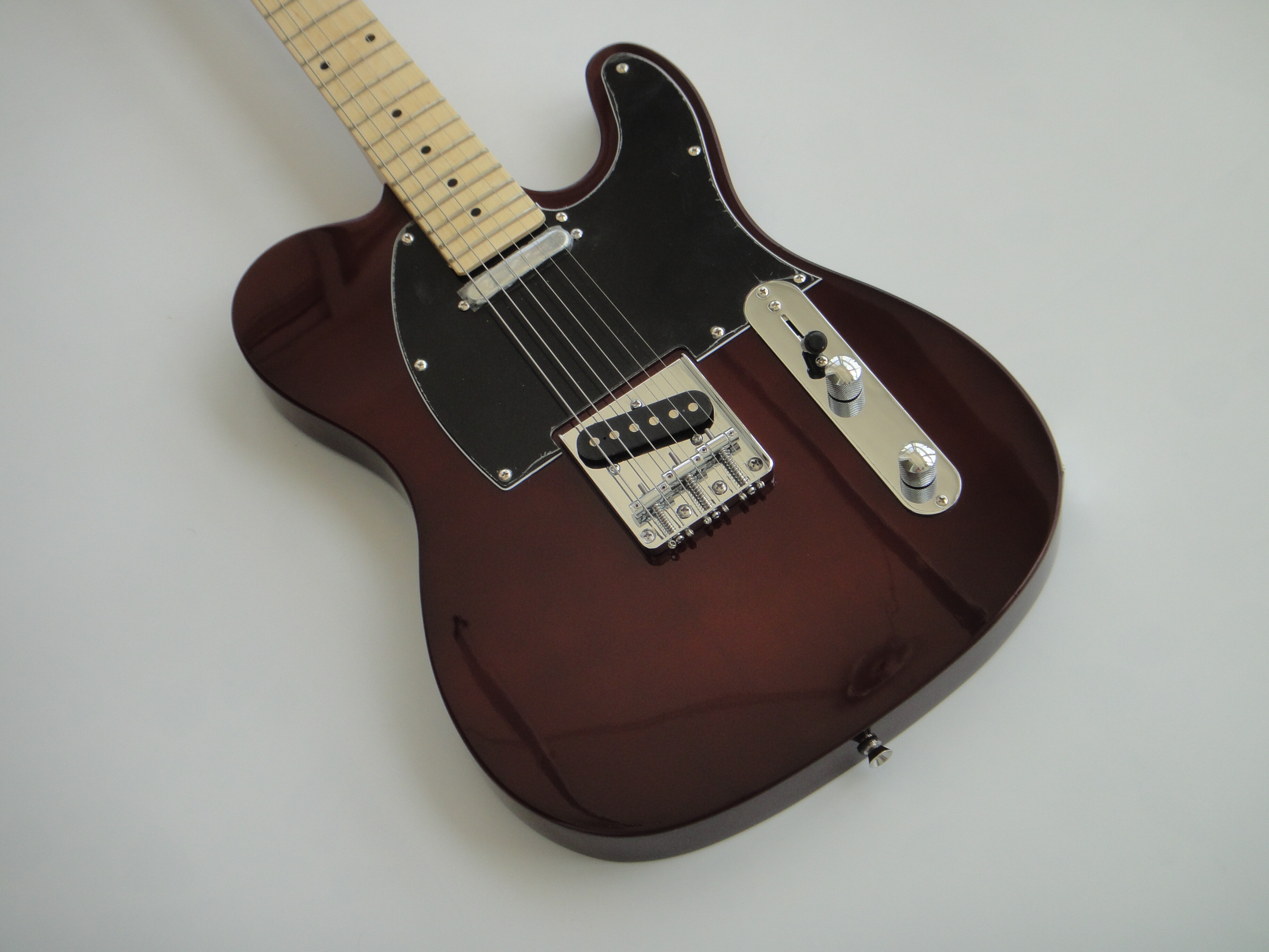 Guitarra Eléctrica Afanti Customized Basswood Body Maple Neck