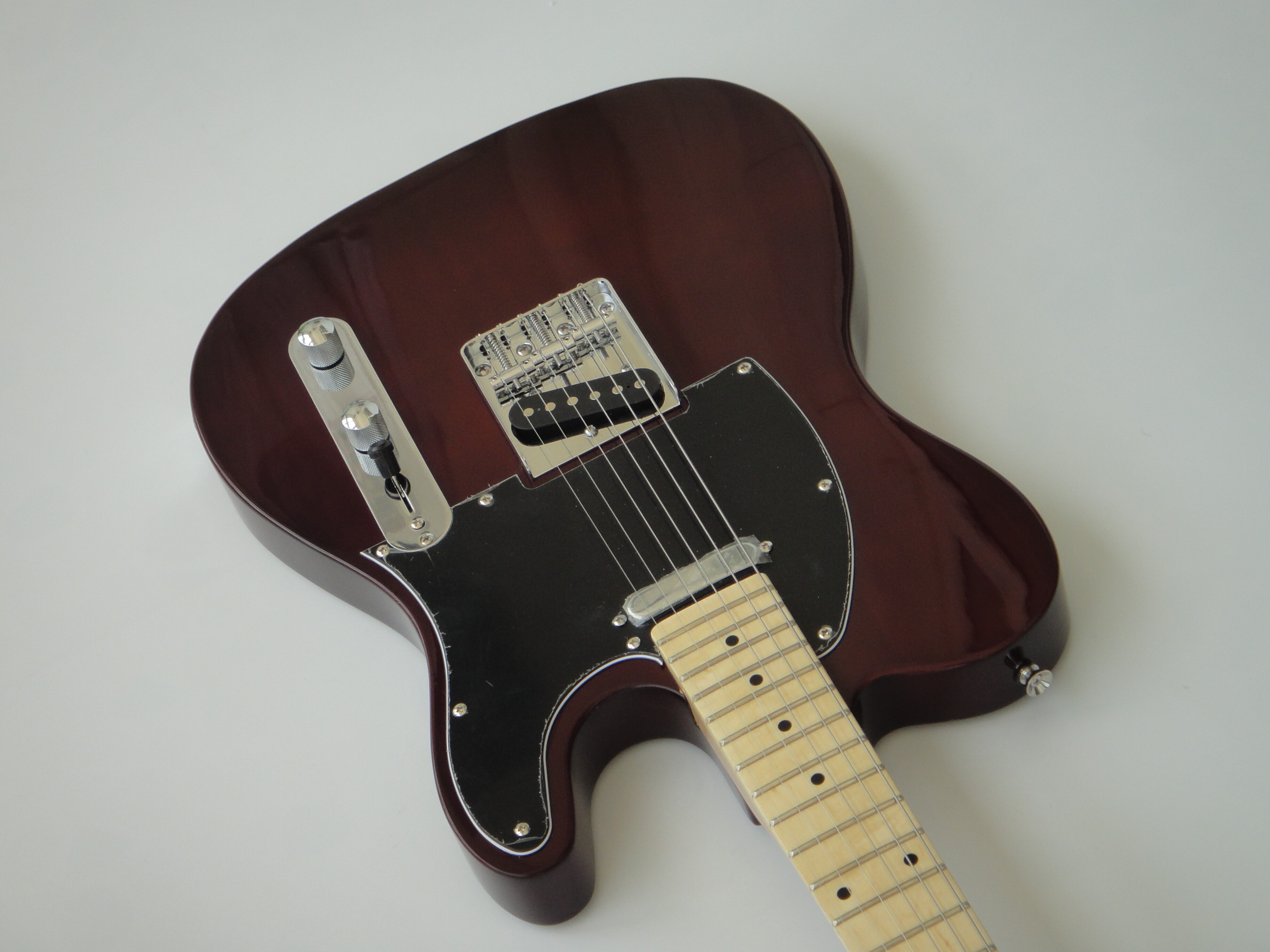 Guitarra Eléctrica Afanti Customized Basswood Body Maple Neck