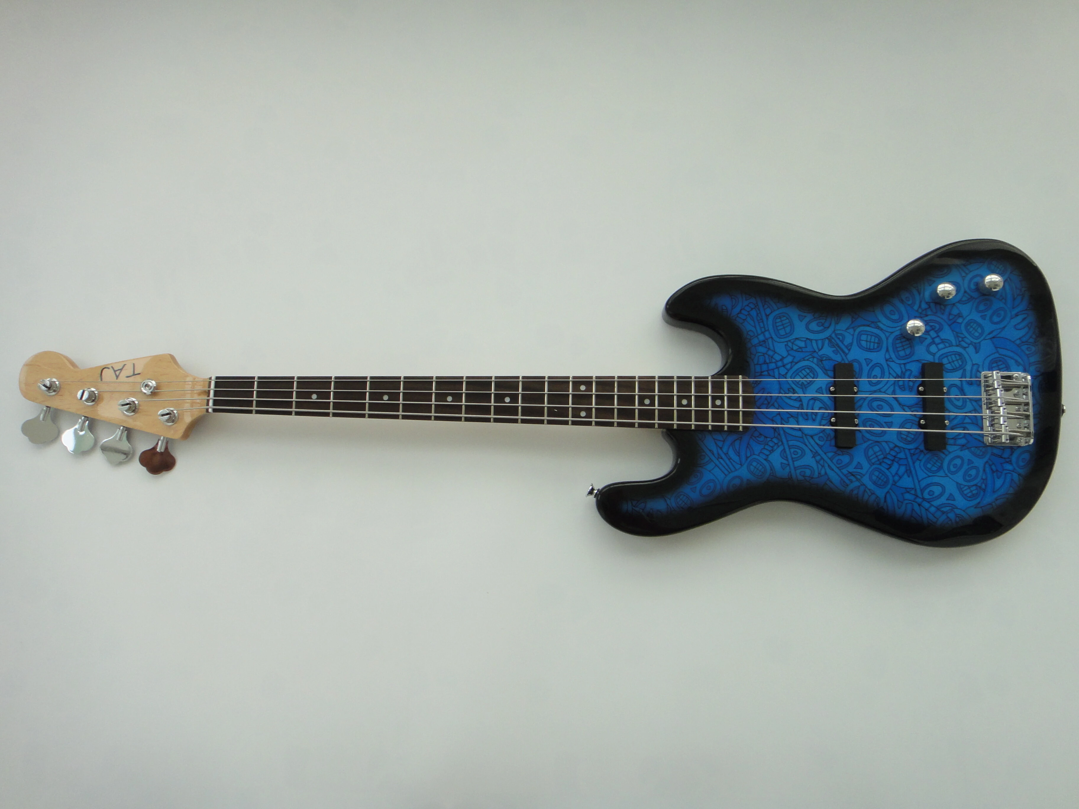 Guitarra Bajo Eléctrico Afanti Customized Maple Neck