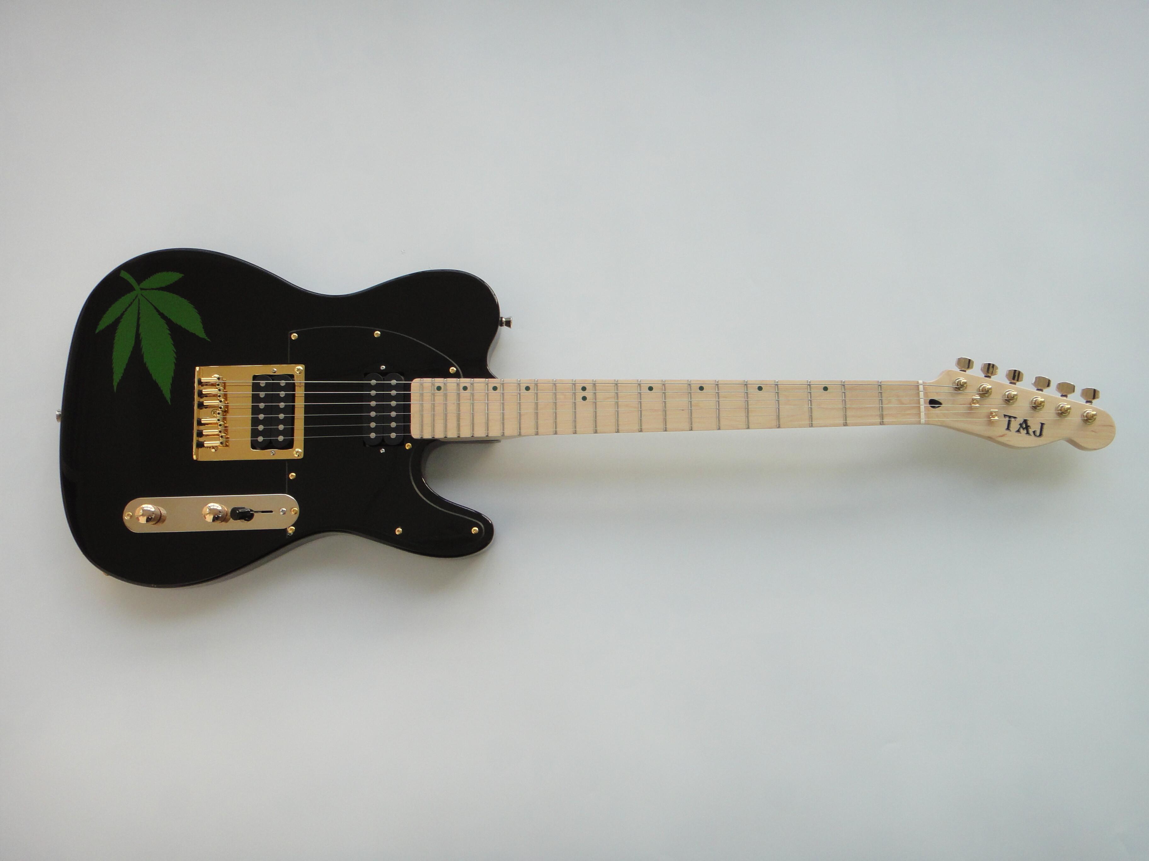 Guitarra Eléctrica Afanti Bolt On Cuerpo Caoba Mástil Arce