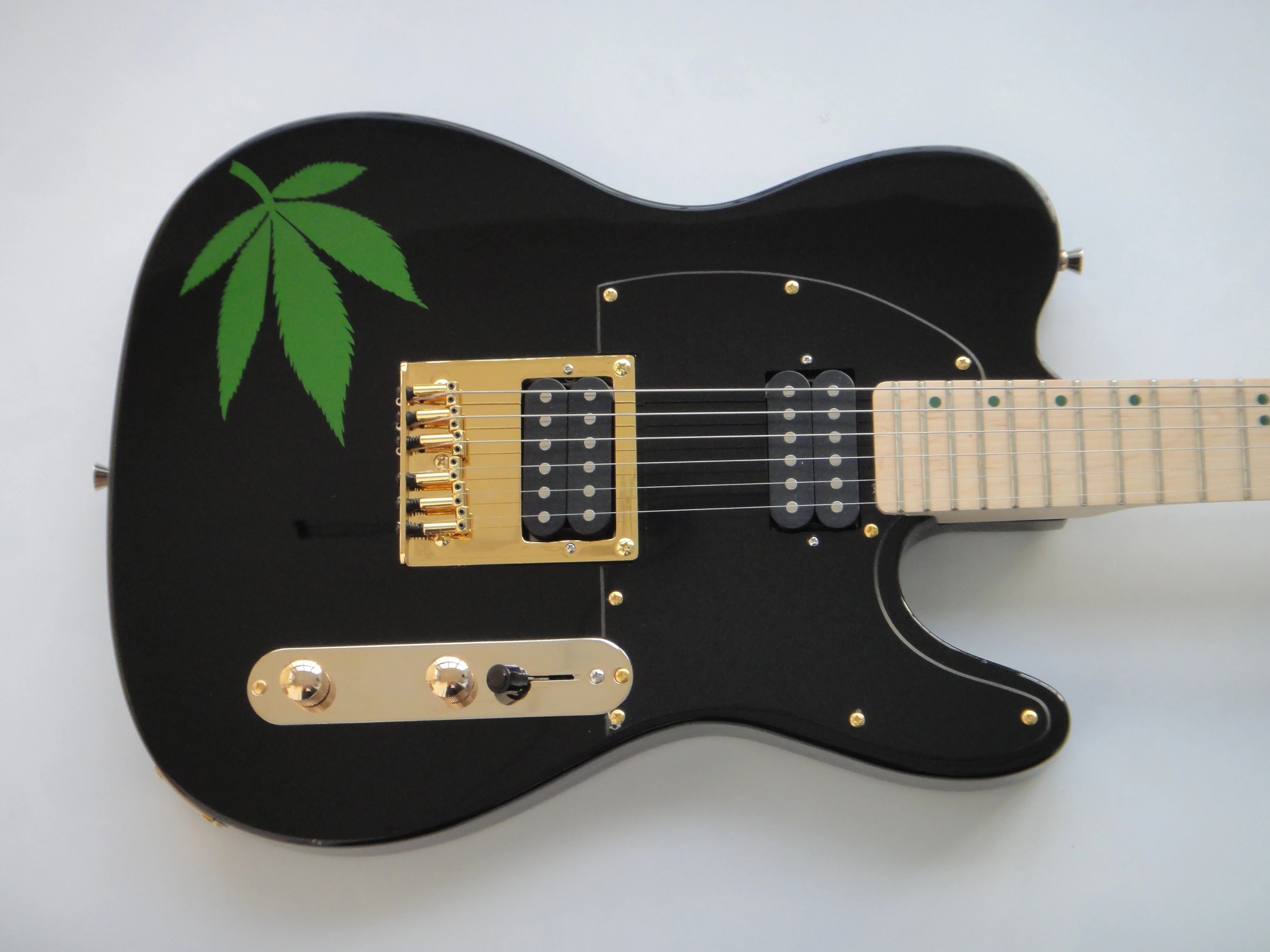Guitarra Eléctrica Afanti Bolt On Cuerpo Caoba Mástil Arce