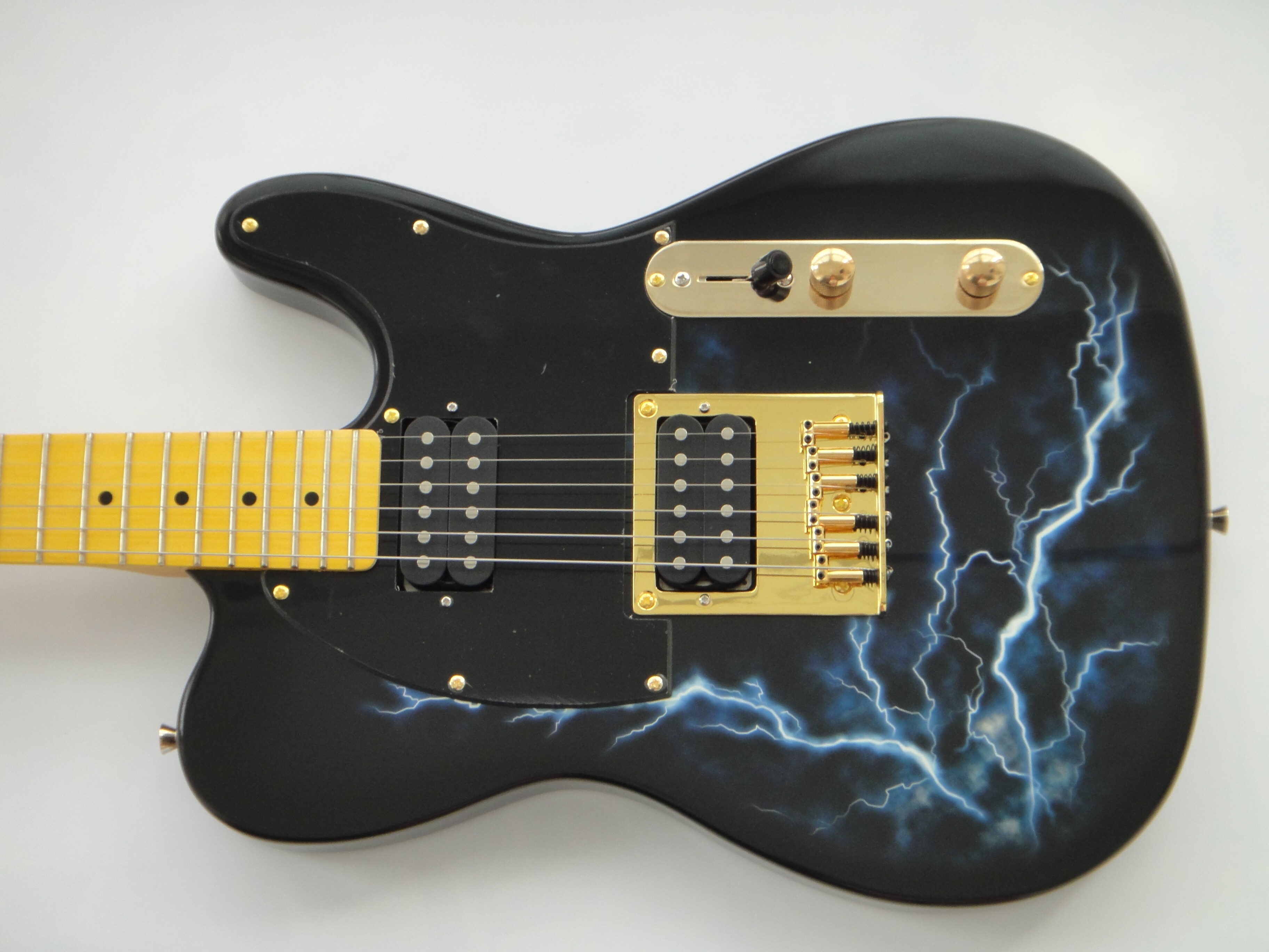 Guitarra Eléctrica Afanti Customized Cuerpo Caoba Diapasón Arce