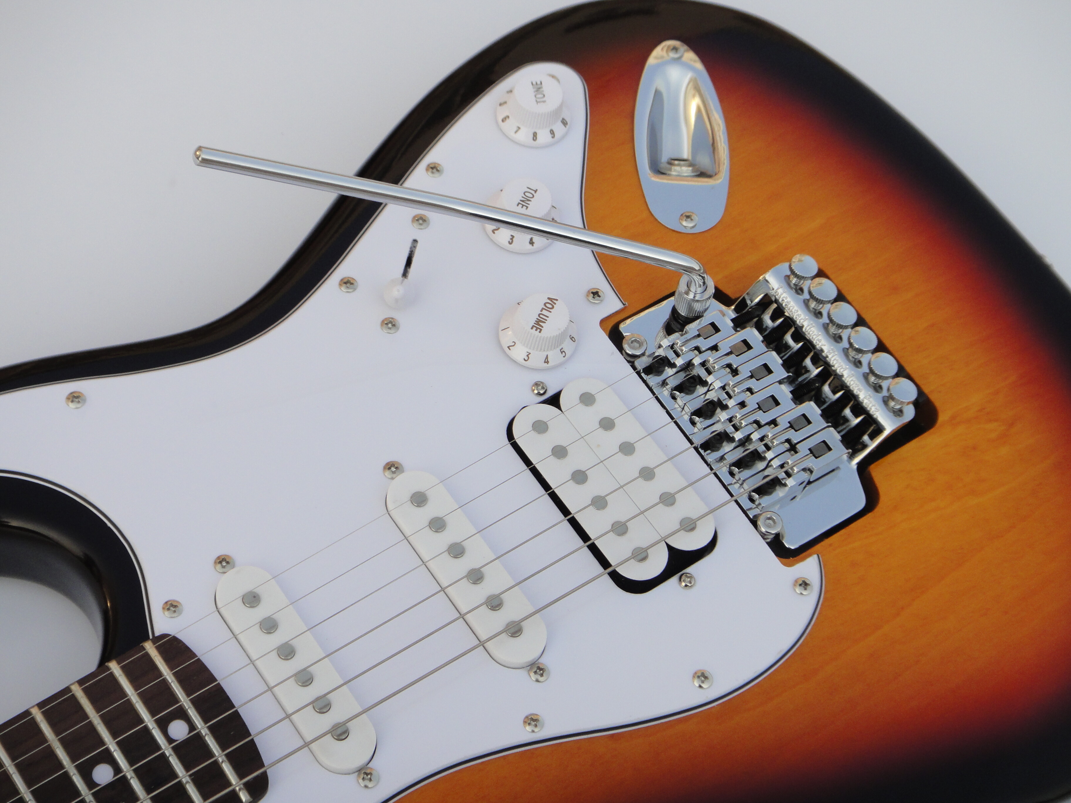 Guitarra Eléctrica Afanti Customized Bolt On Maple Neck