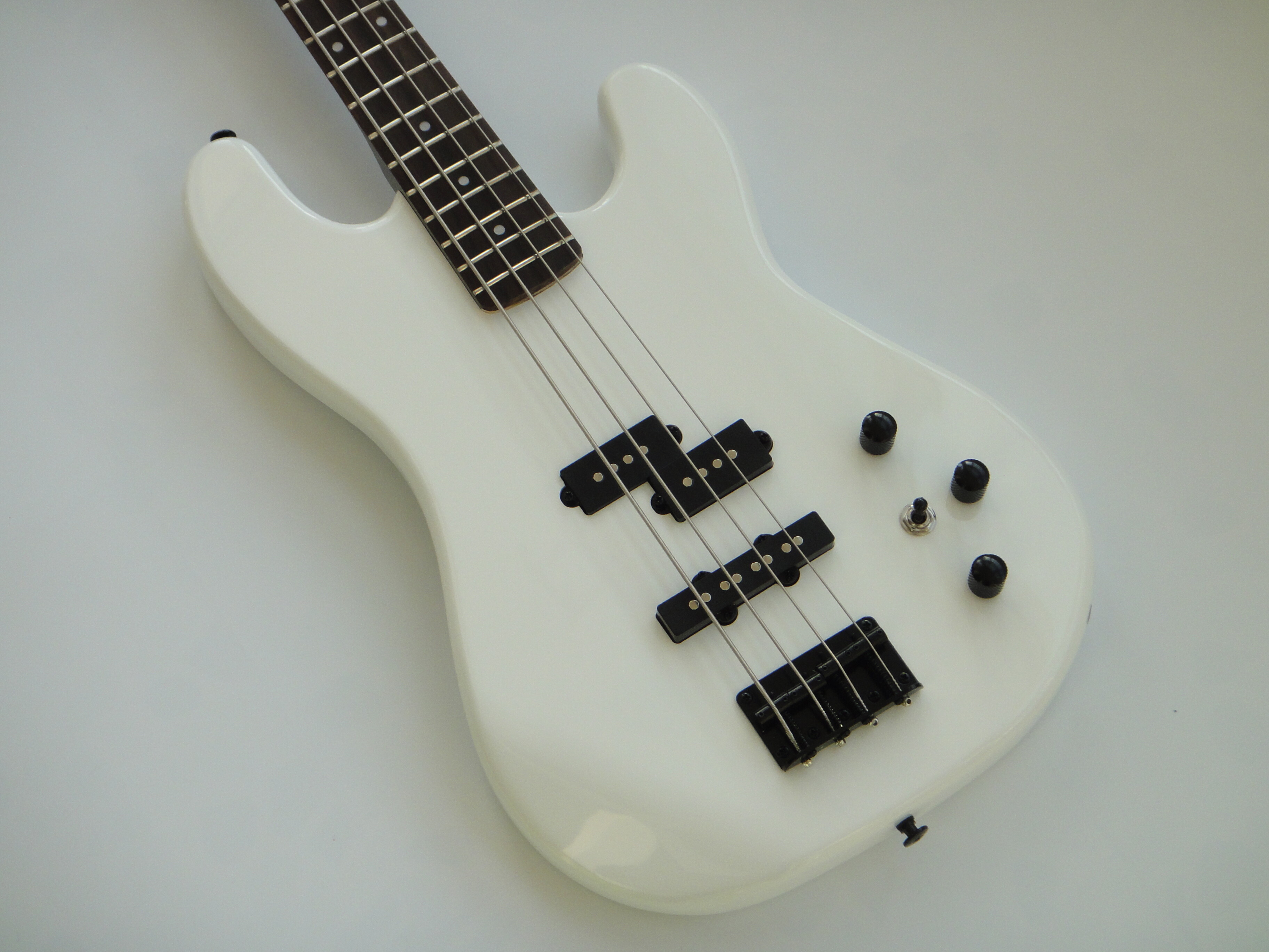 Afanti Guitarra Bajo Eléctrico 4 Cuerdas Bolt On Mástil Caoba