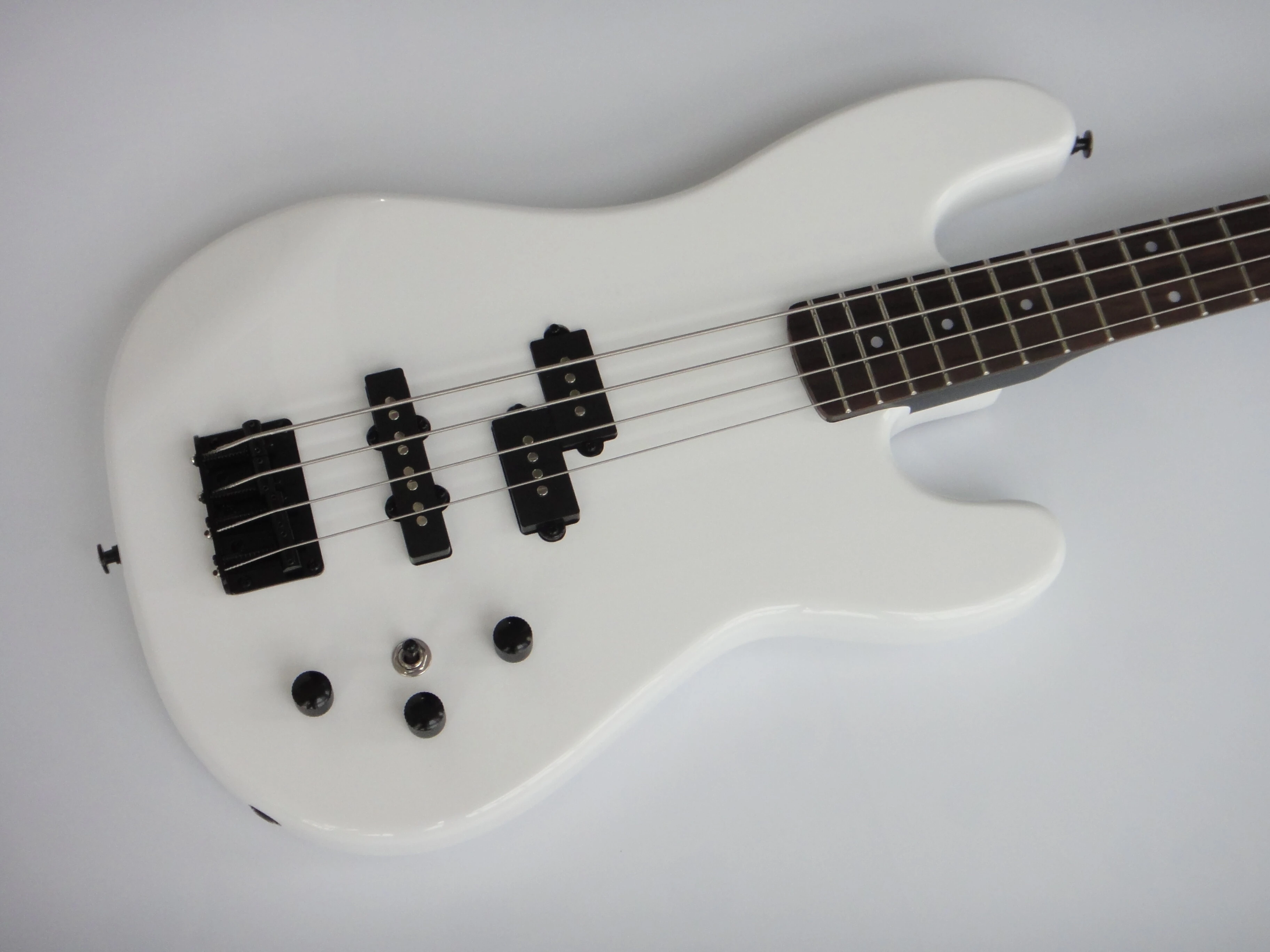 Afanti Guitarra Bajo Eléctrico 4 Cuerdas Bolt On Mástil Caoba
