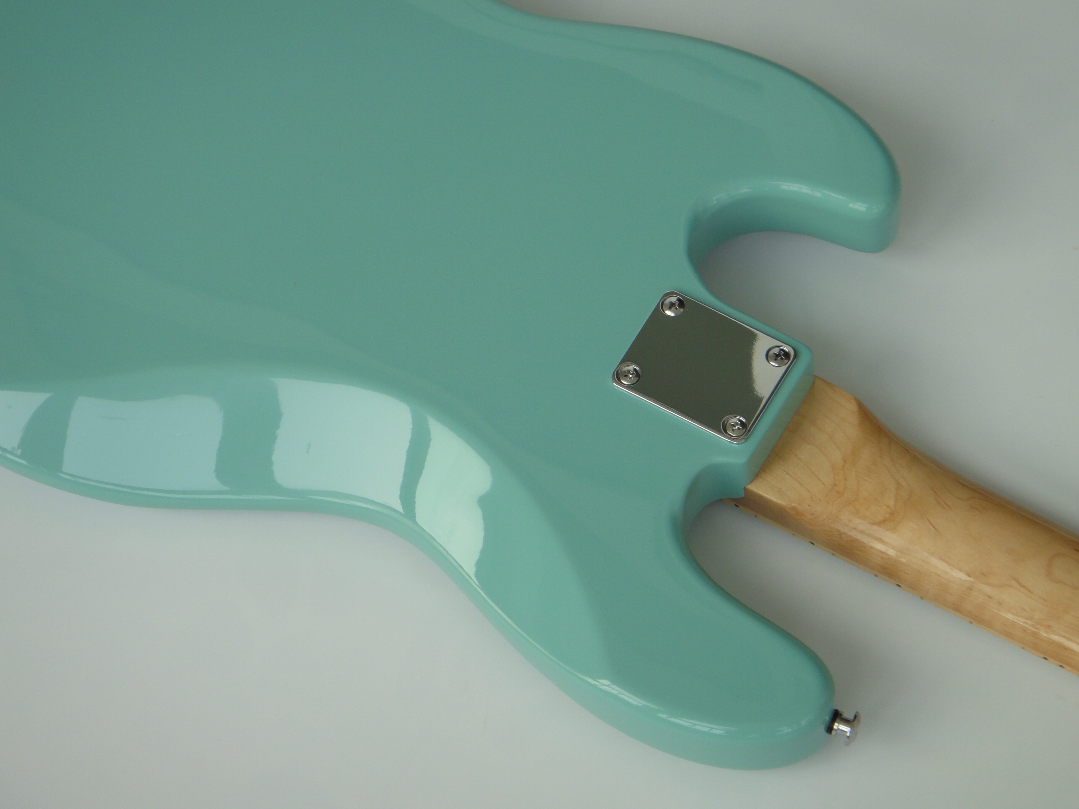 Guitarra Eléctrica Afanti Customizada Cuerpo Caoba Mástil Arce Atornillado