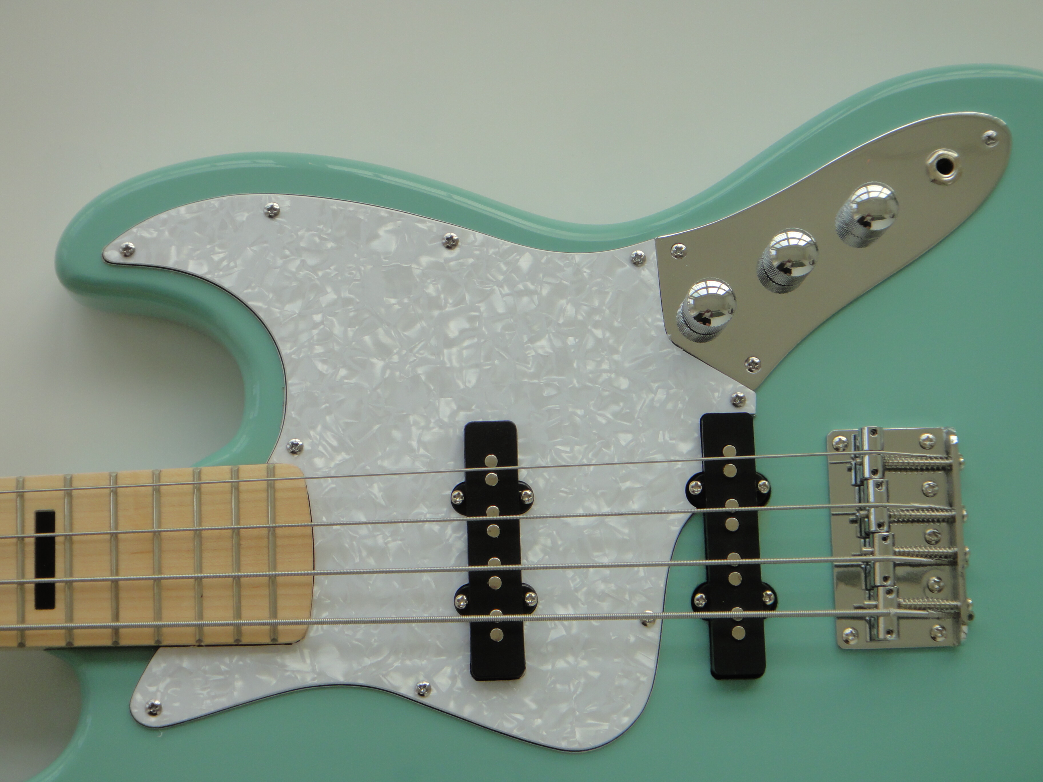 Guitarra Eléctrica Afanti Customizada Cuerpo Caoba Mástil Arce Atornillado