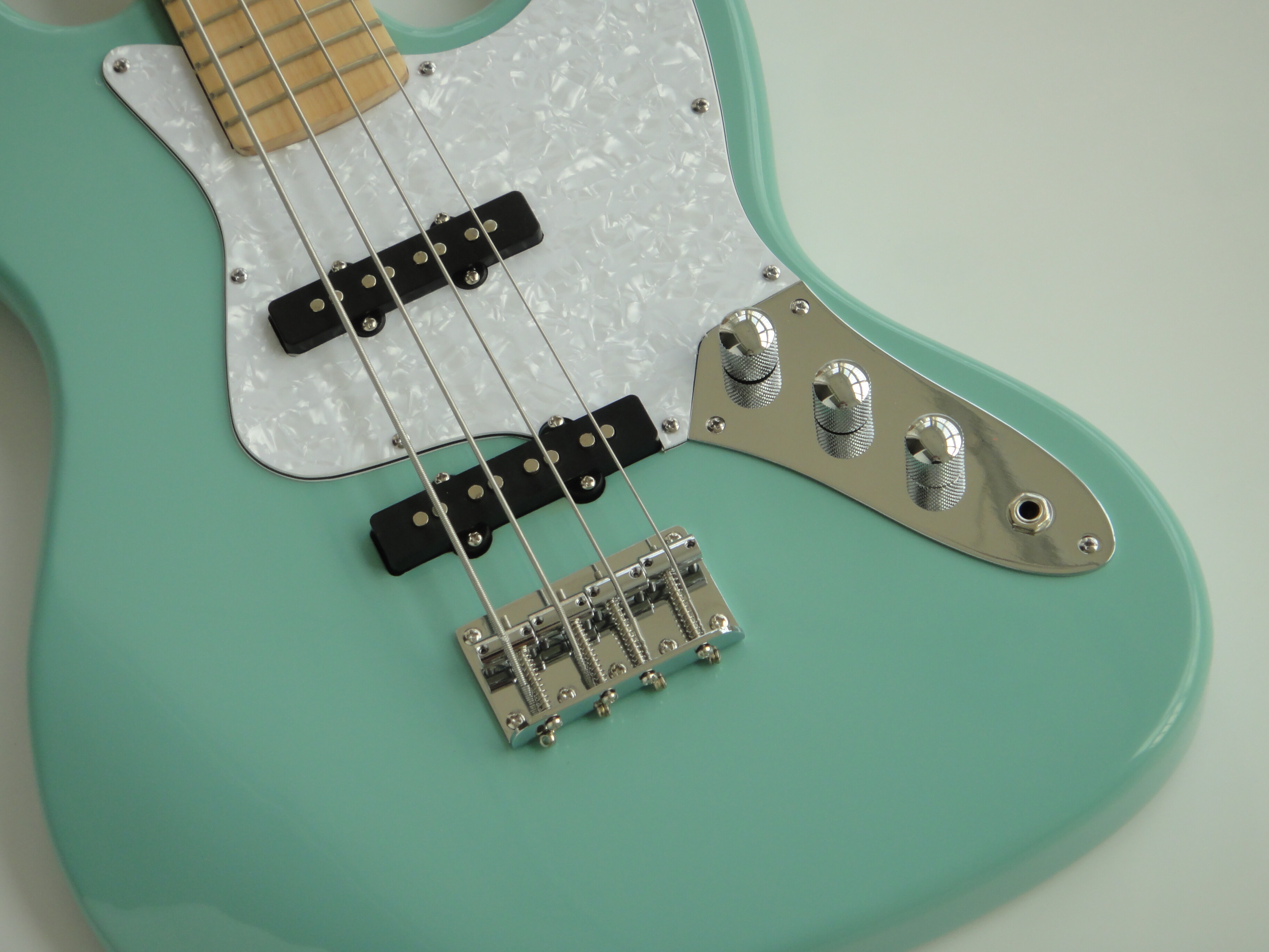 Guitarra Eléctrica Afanti Customizada Cuerpo Caoba Mástil Arce Atornillado