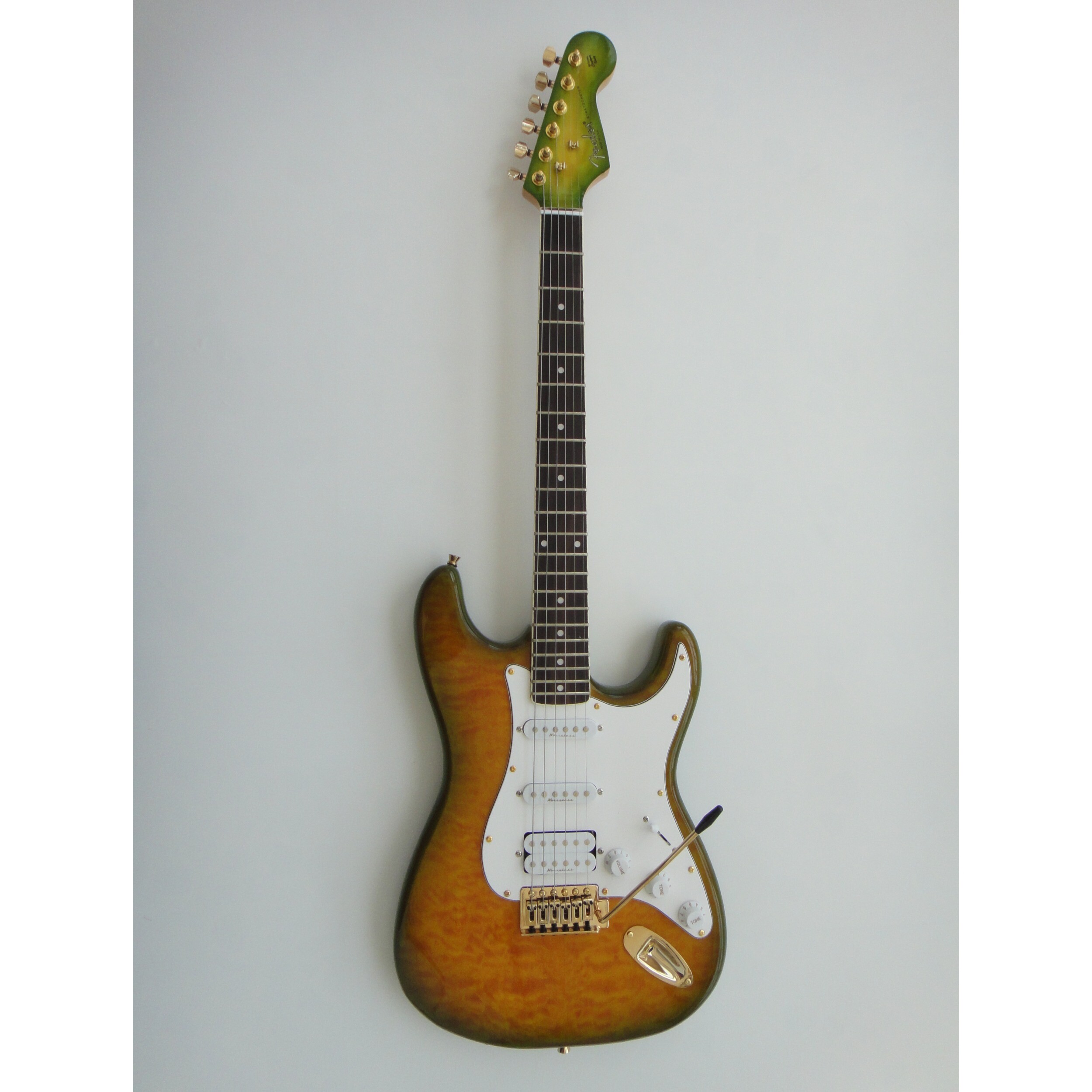 Afanti Guitarra Eléctrica con Cuerpo de Tilo Personalizado y Tapa de Arce Acolchado