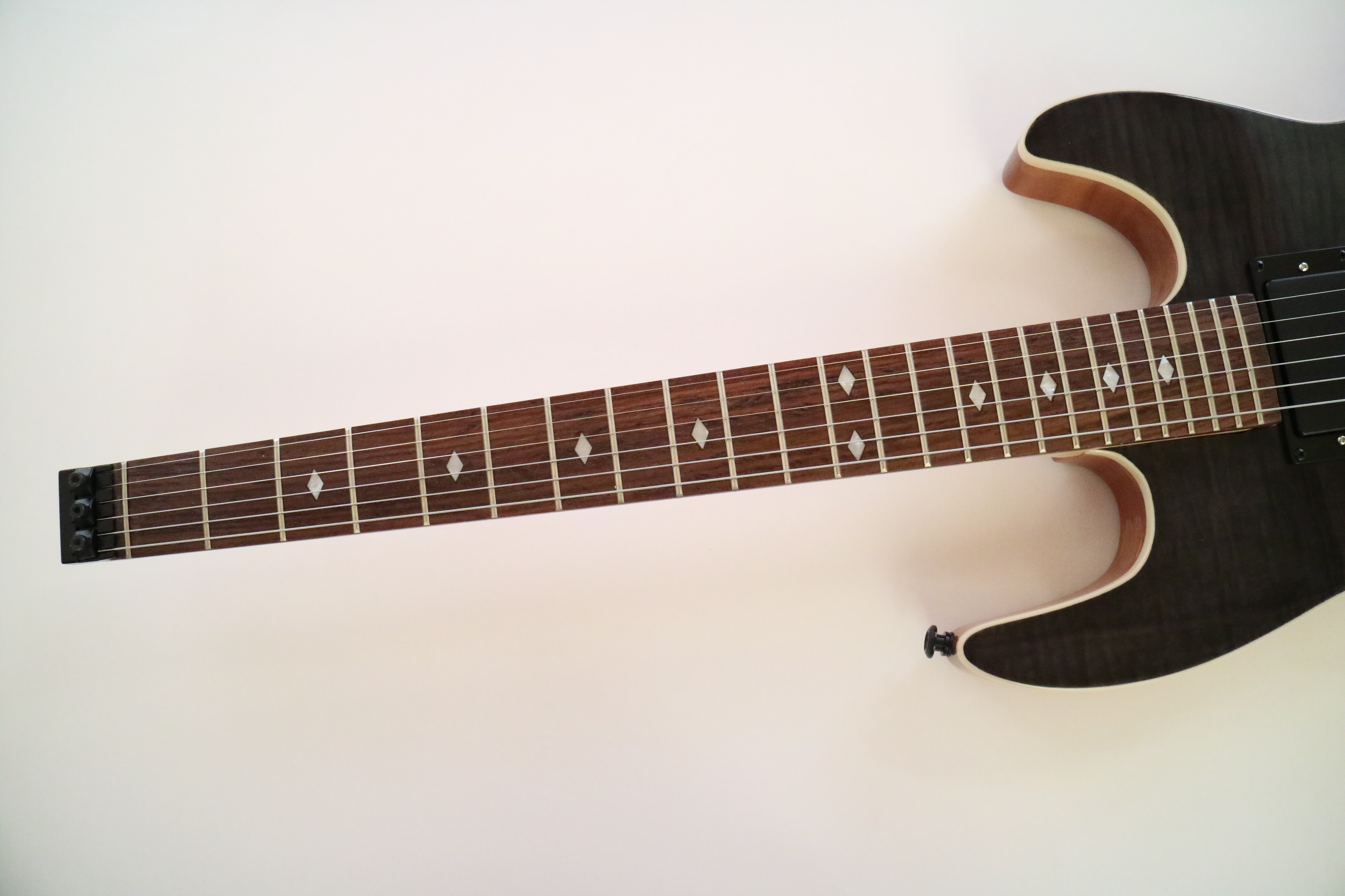 Guitarra Afanti Customized Hh Double Locking 6 Cuerdas Negra Sin Cabeza