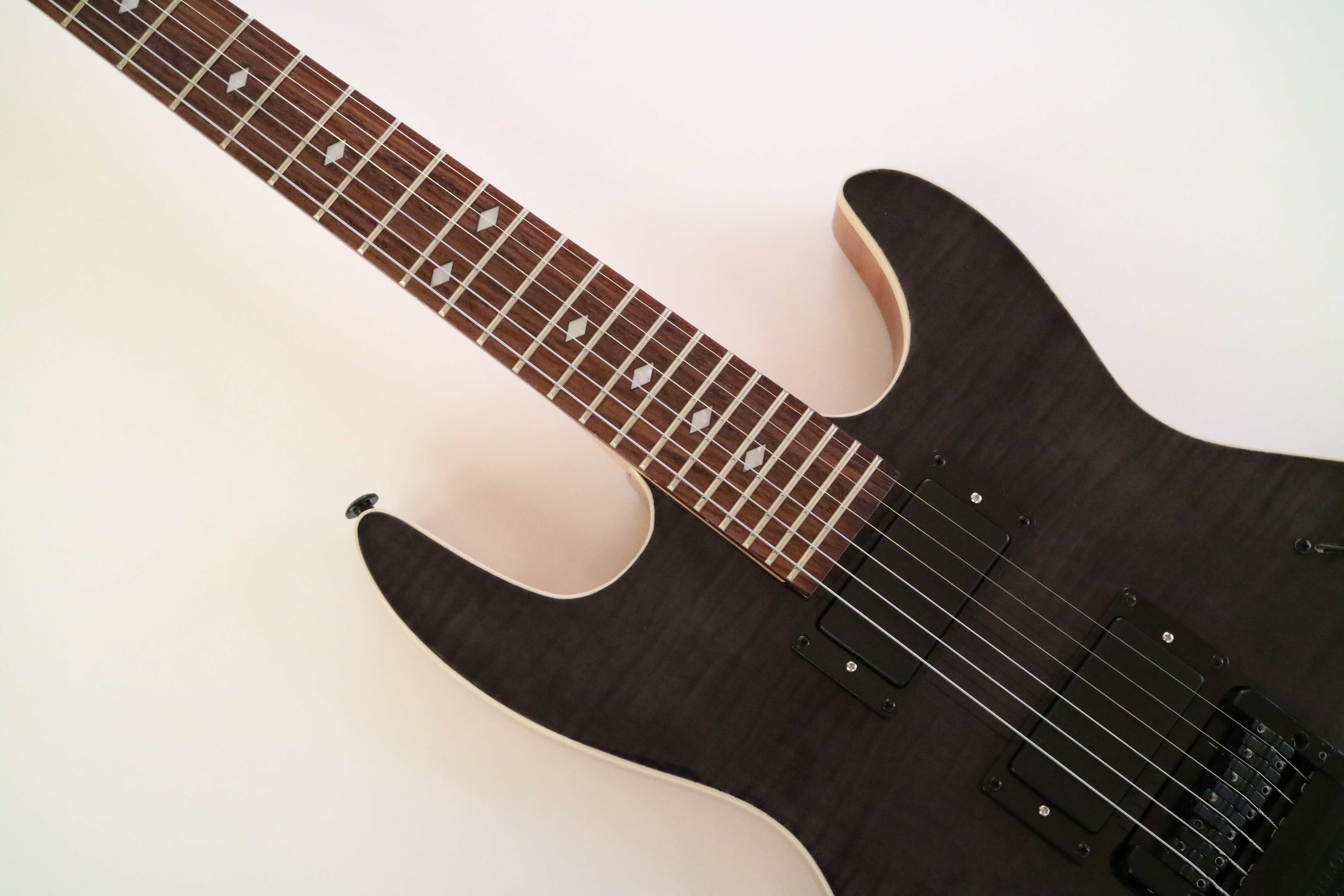 Guitarra Afanti Customized Hh Double Locking 6 Cuerdas Negra Sin Cabeza