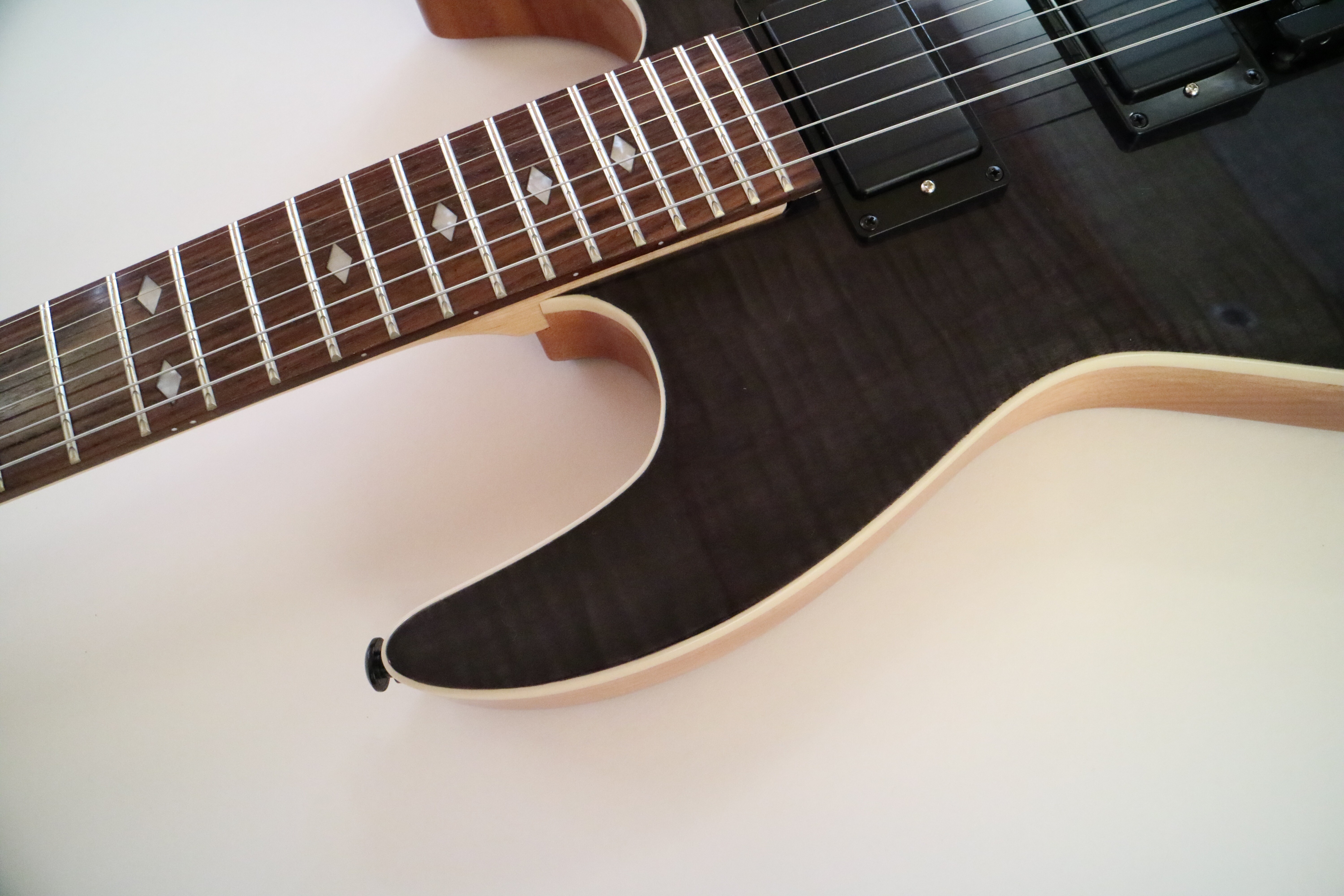 Guitarra Afanti Customized Hh Double Locking 6 Cuerdas Negra Sin Cabeza
