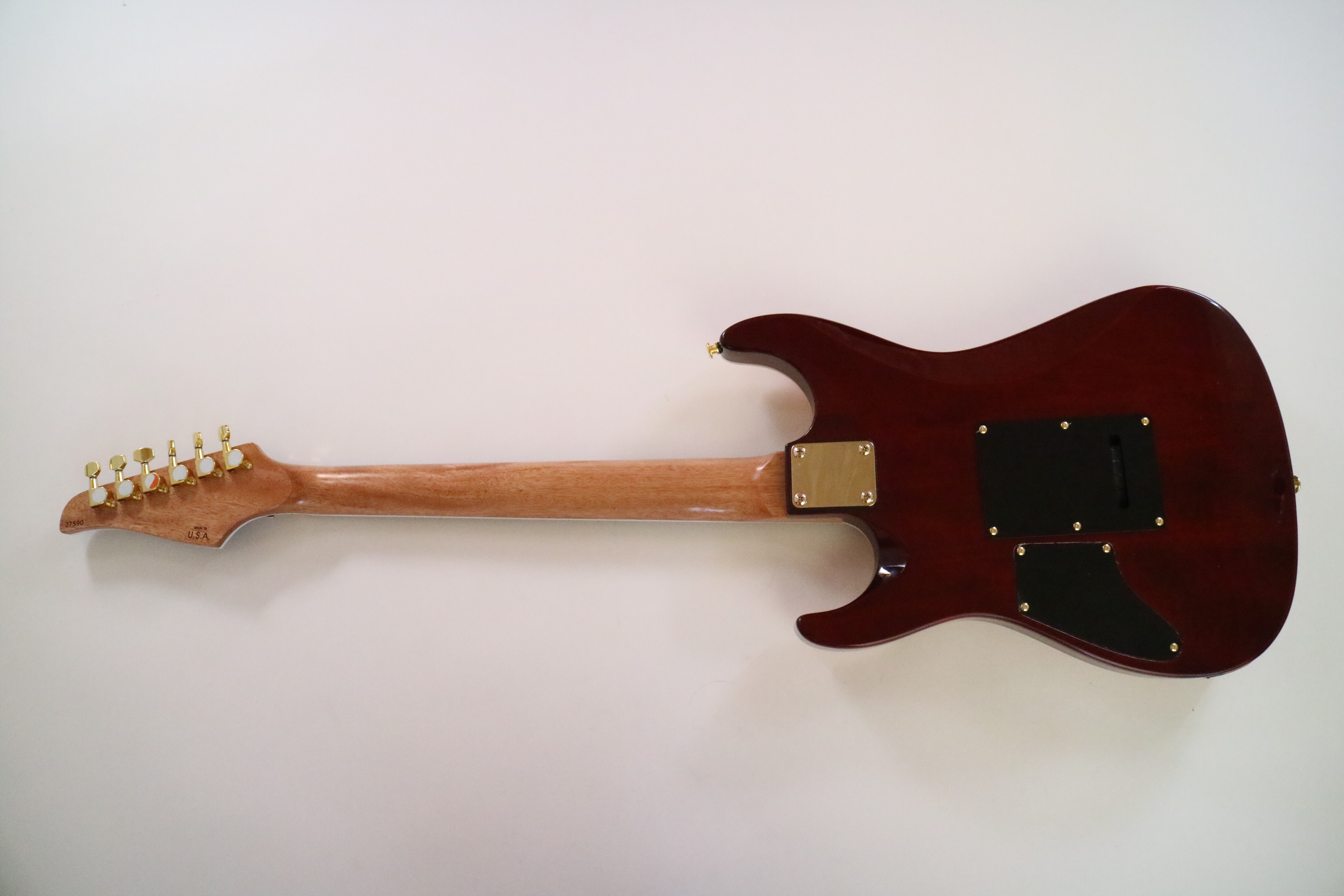 Guitarra Eléctrica Afanti Customized Sh Cuerpo de Caoba con Chapa de Arce Acolchado