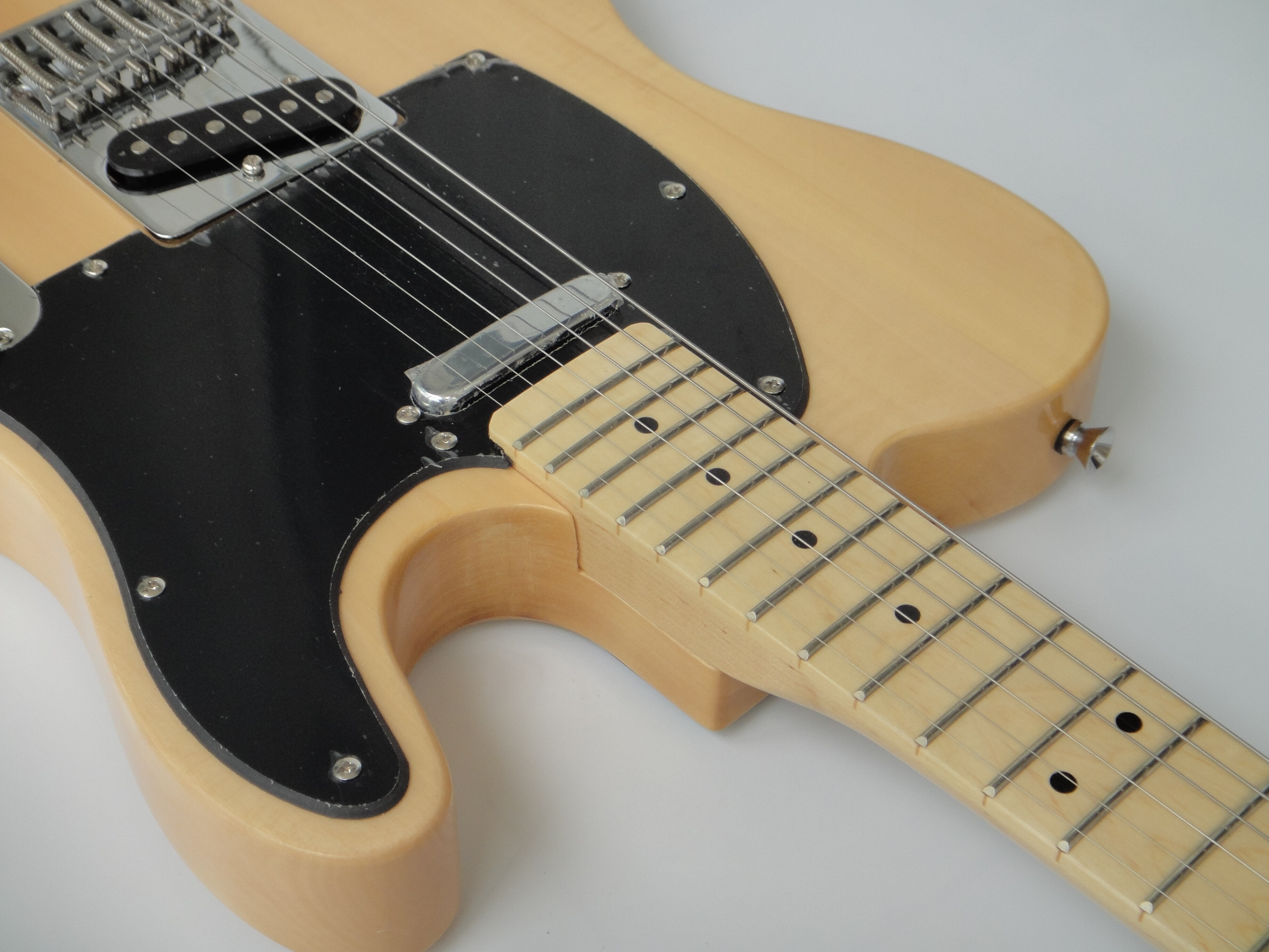 Guitarra Eléctrica Afanti Bolt On Maple Body