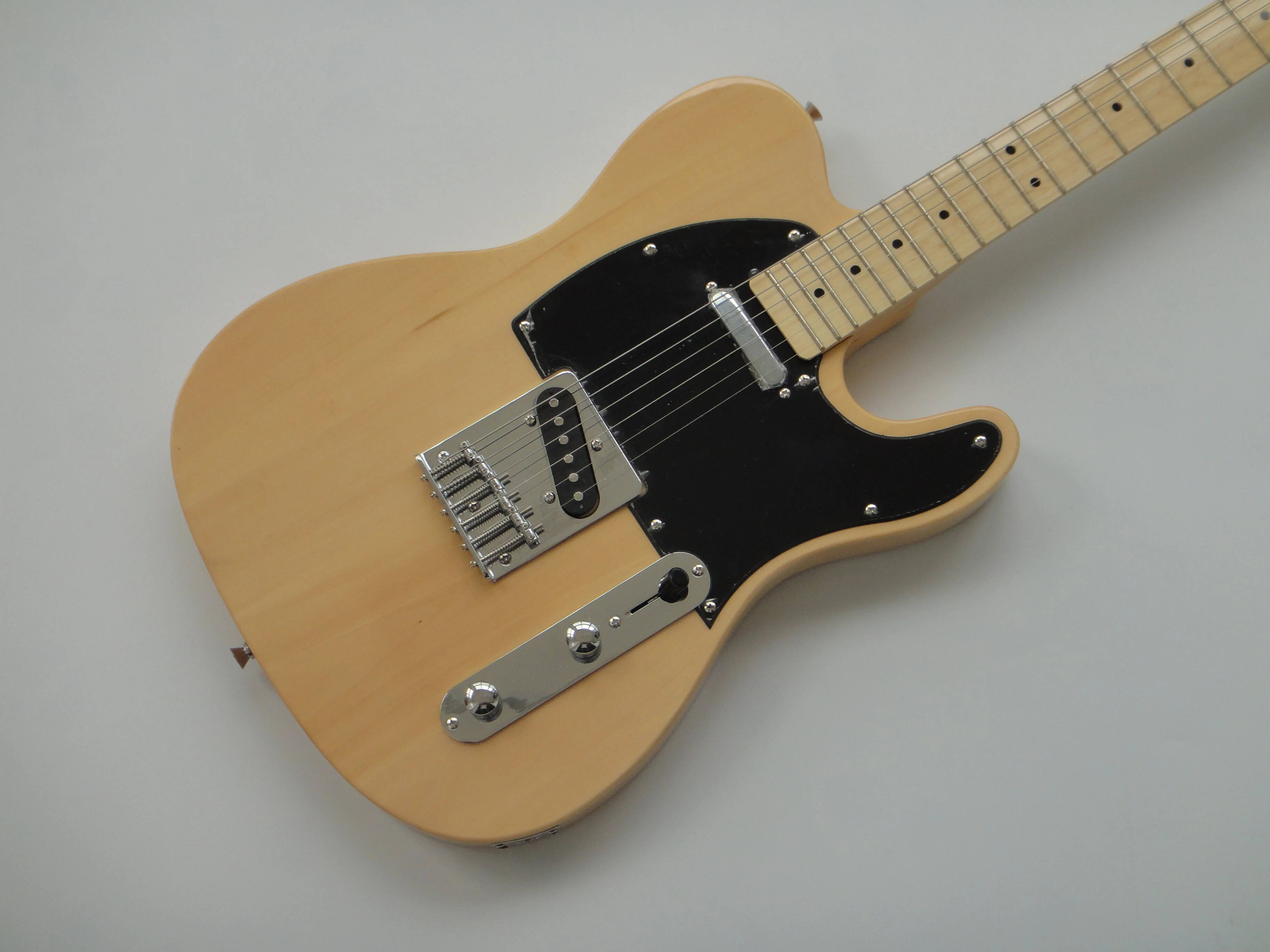 Guitarra Eléctrica Afanti Bolt On Maple Body