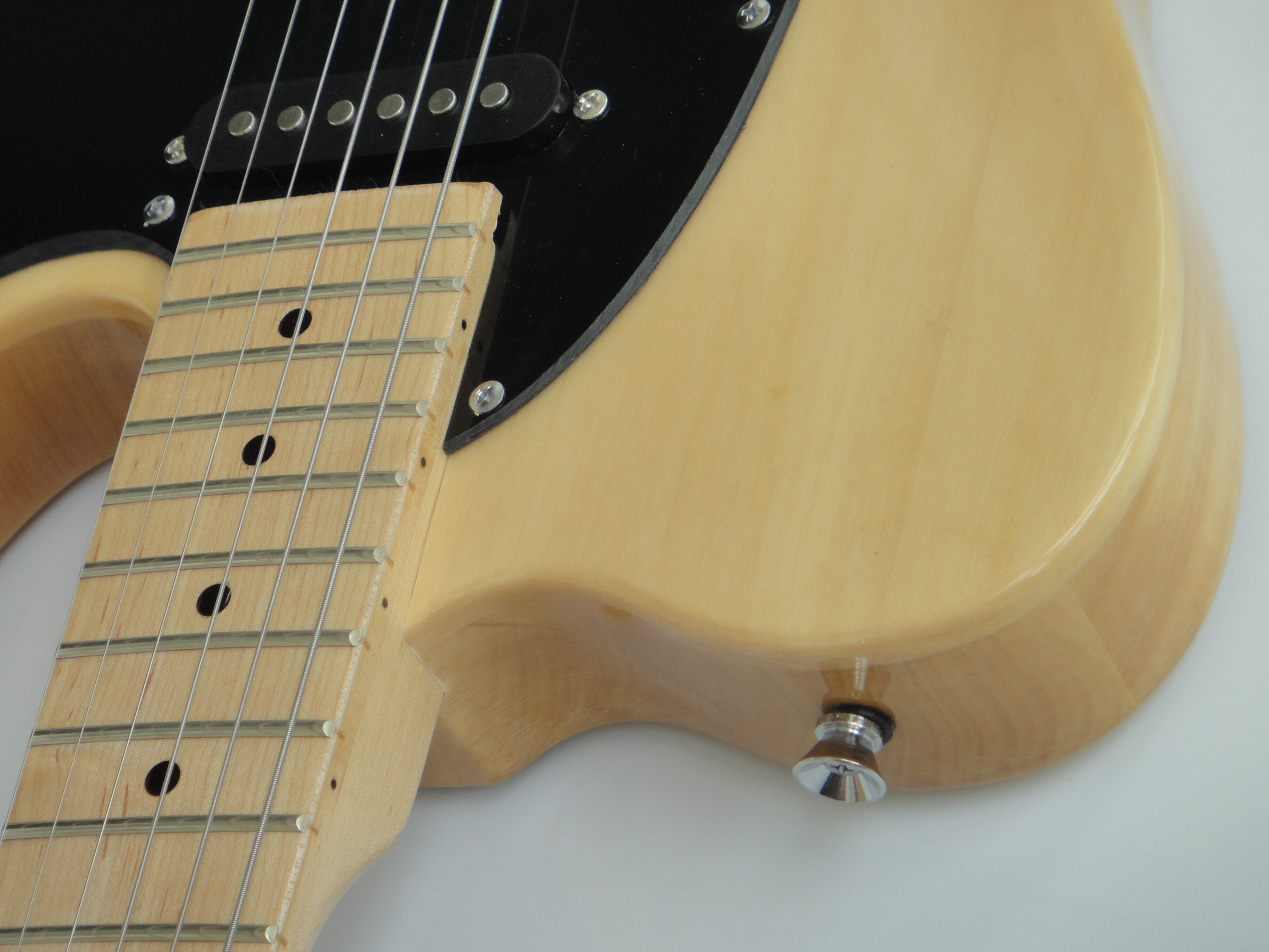 Guitarra Eléctrica Afanti Cuerpo Arce Semi Hueco