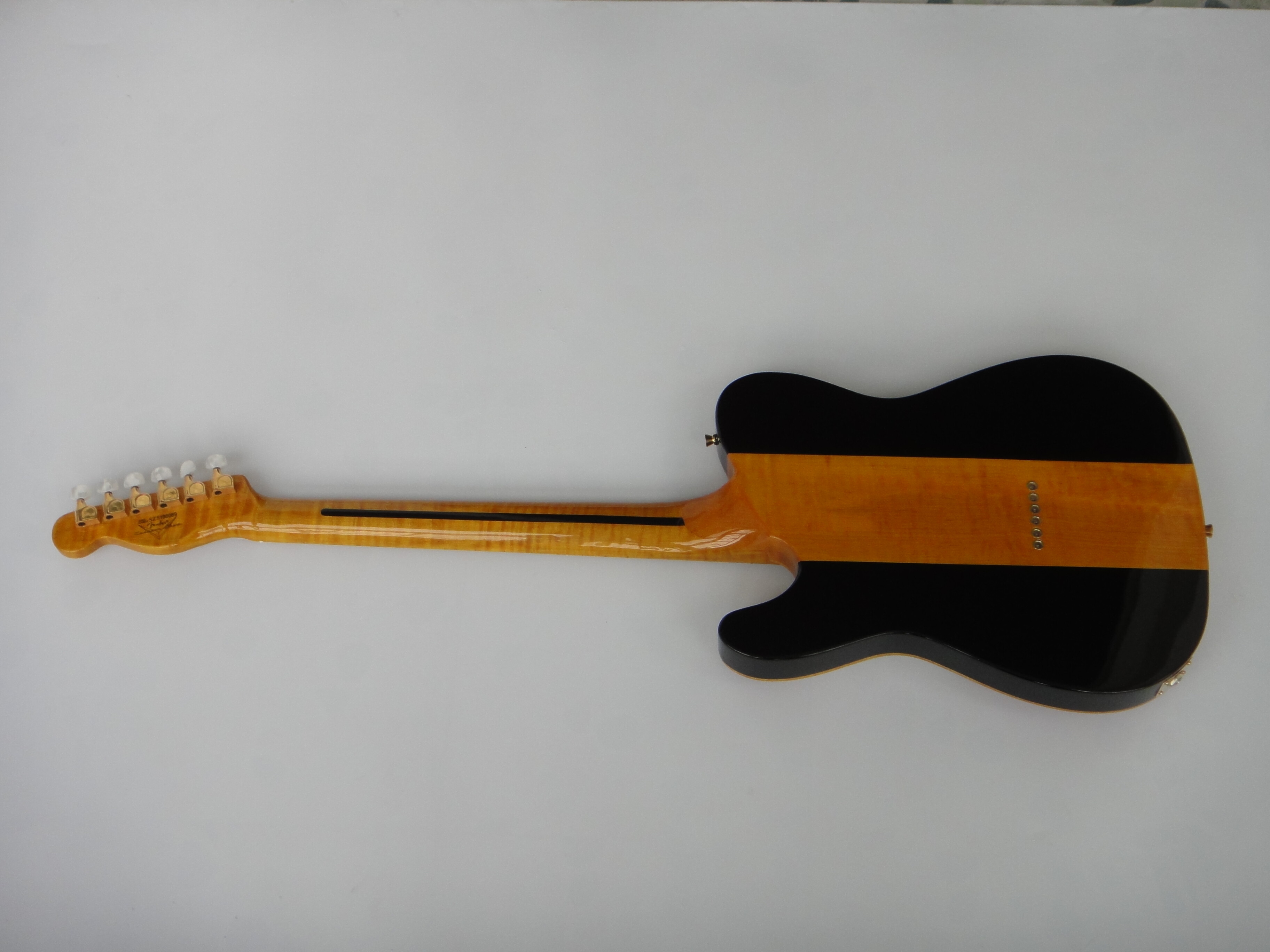 Afanti Guitarra acústica eléctrica personalizada con cuerpo de caoba y chapa de arce acolchado