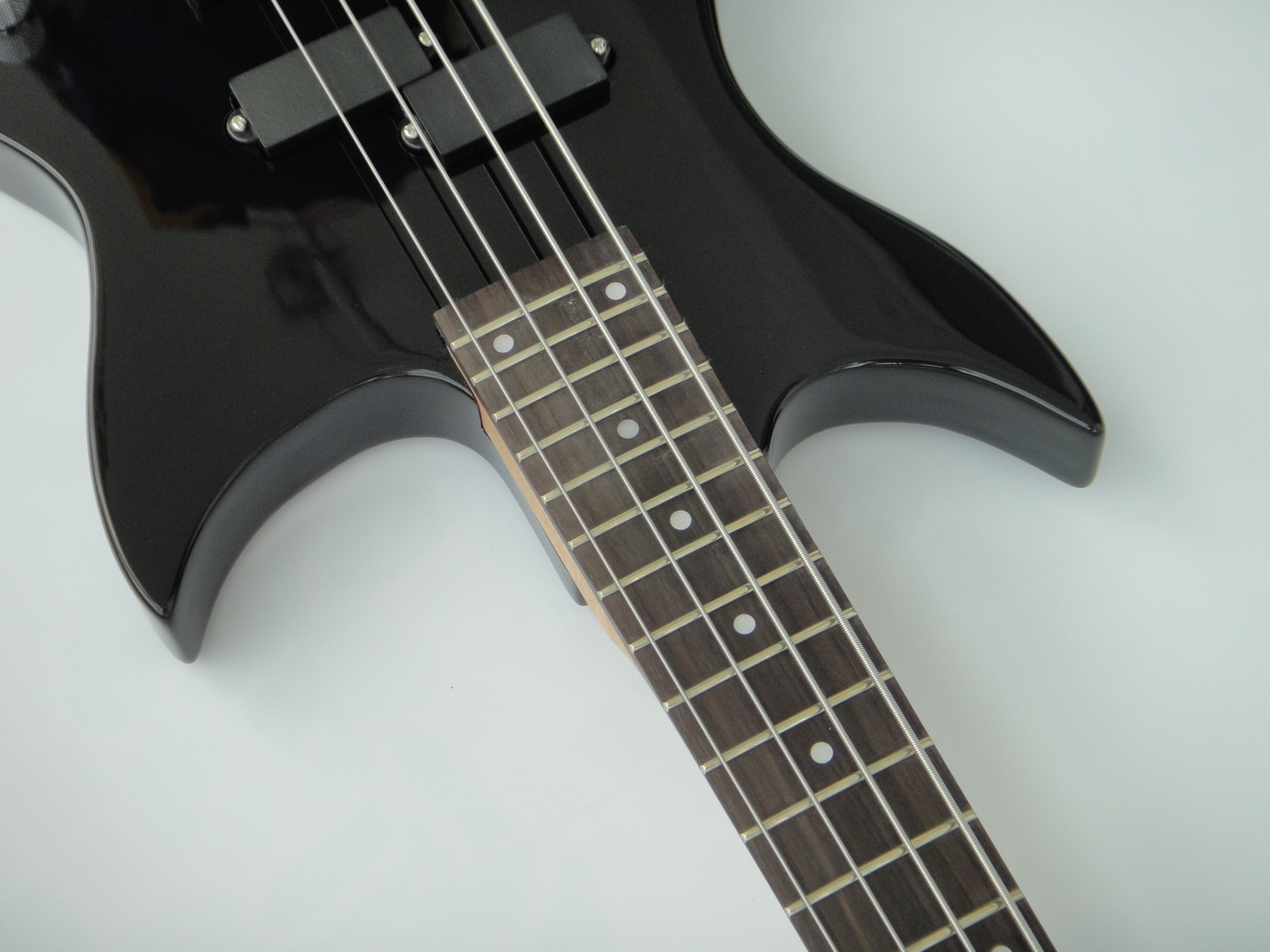 Guitarra eléctrica Afanti con diapasón de palisandro y fondo negro