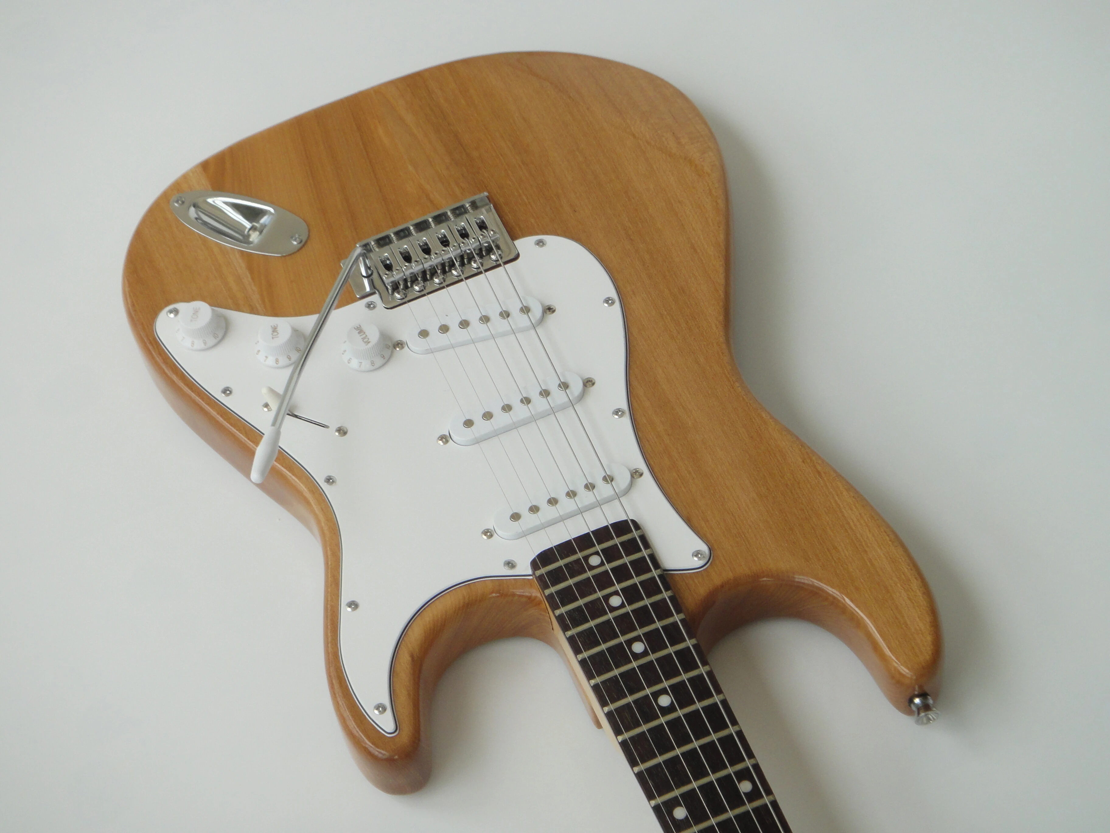 Afanti Guitarra Eléctrica ST con Mástil de Arce Atornillado Personalizada