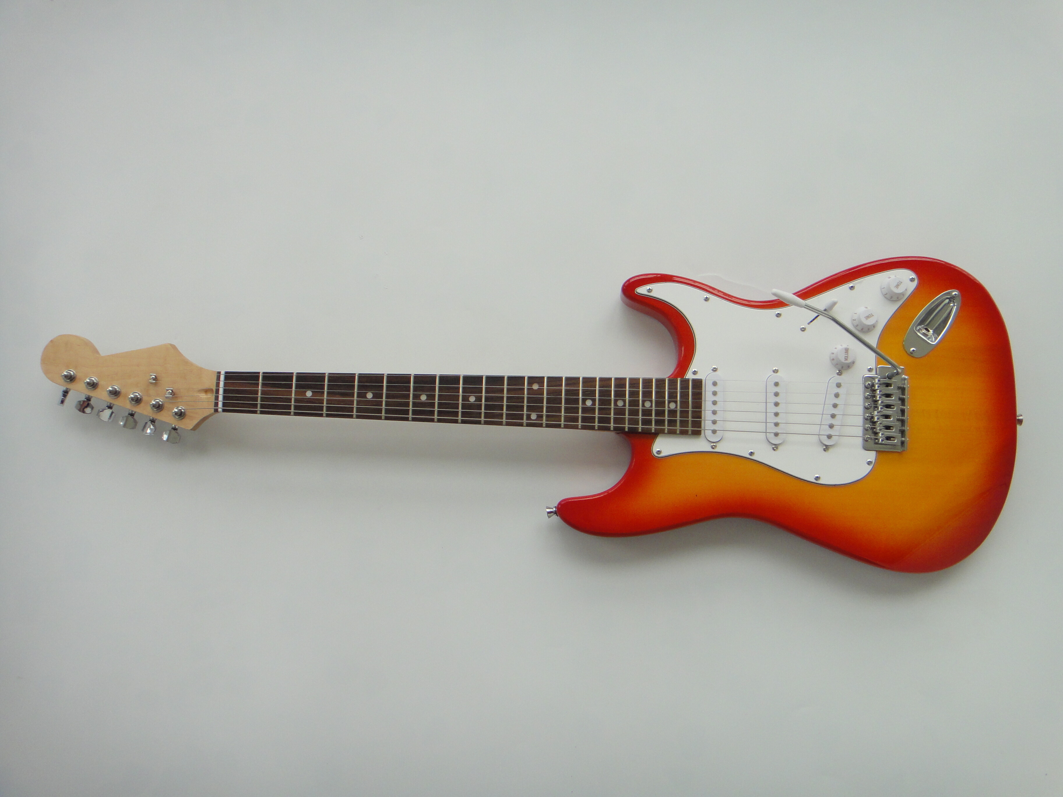 Guitarra Eléctrica Afanti SSS Pickups Cuerpo de Caoba Modelo St