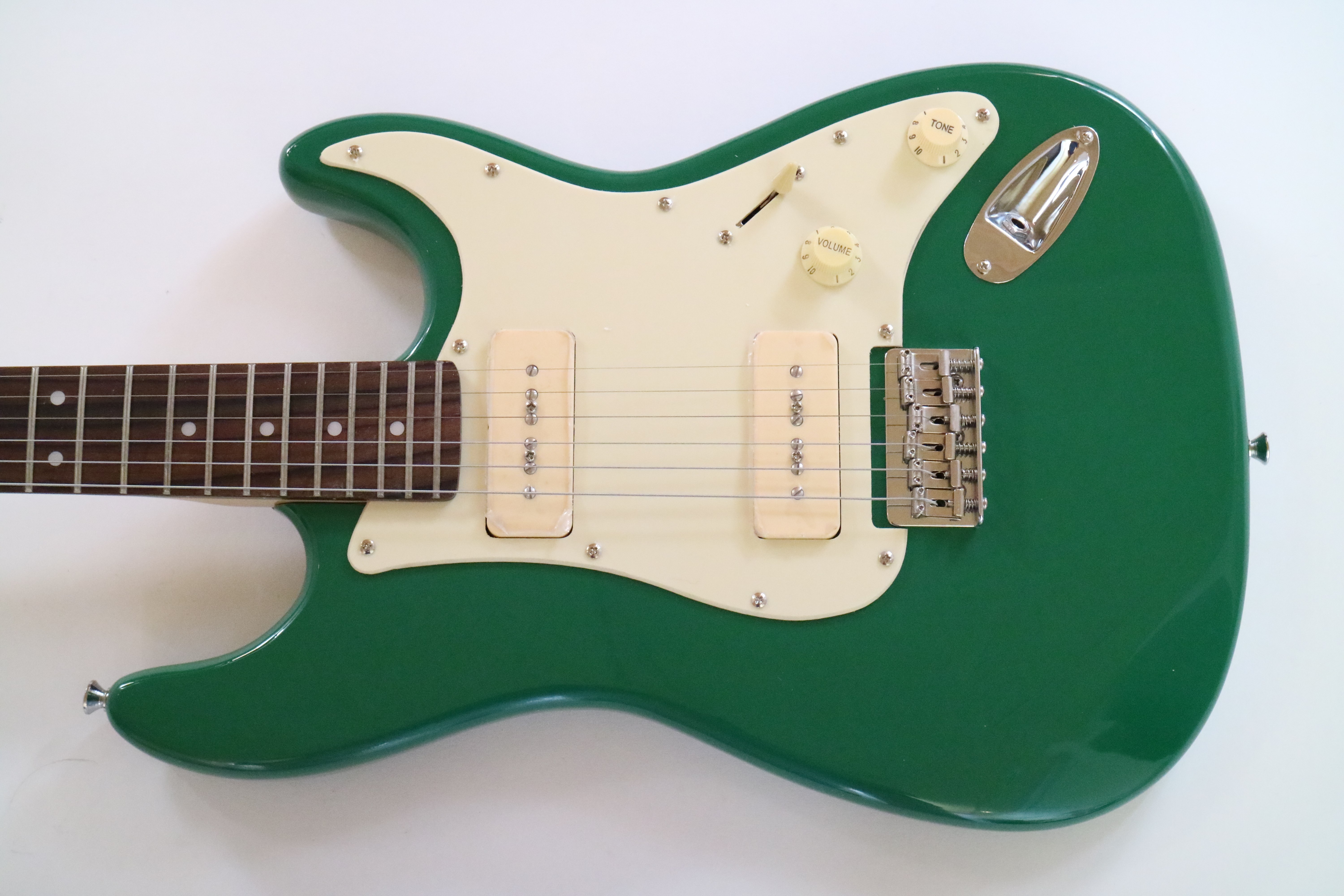 Afanti Guitarra Eléctrica ST con Mástil de Arce Atornillado