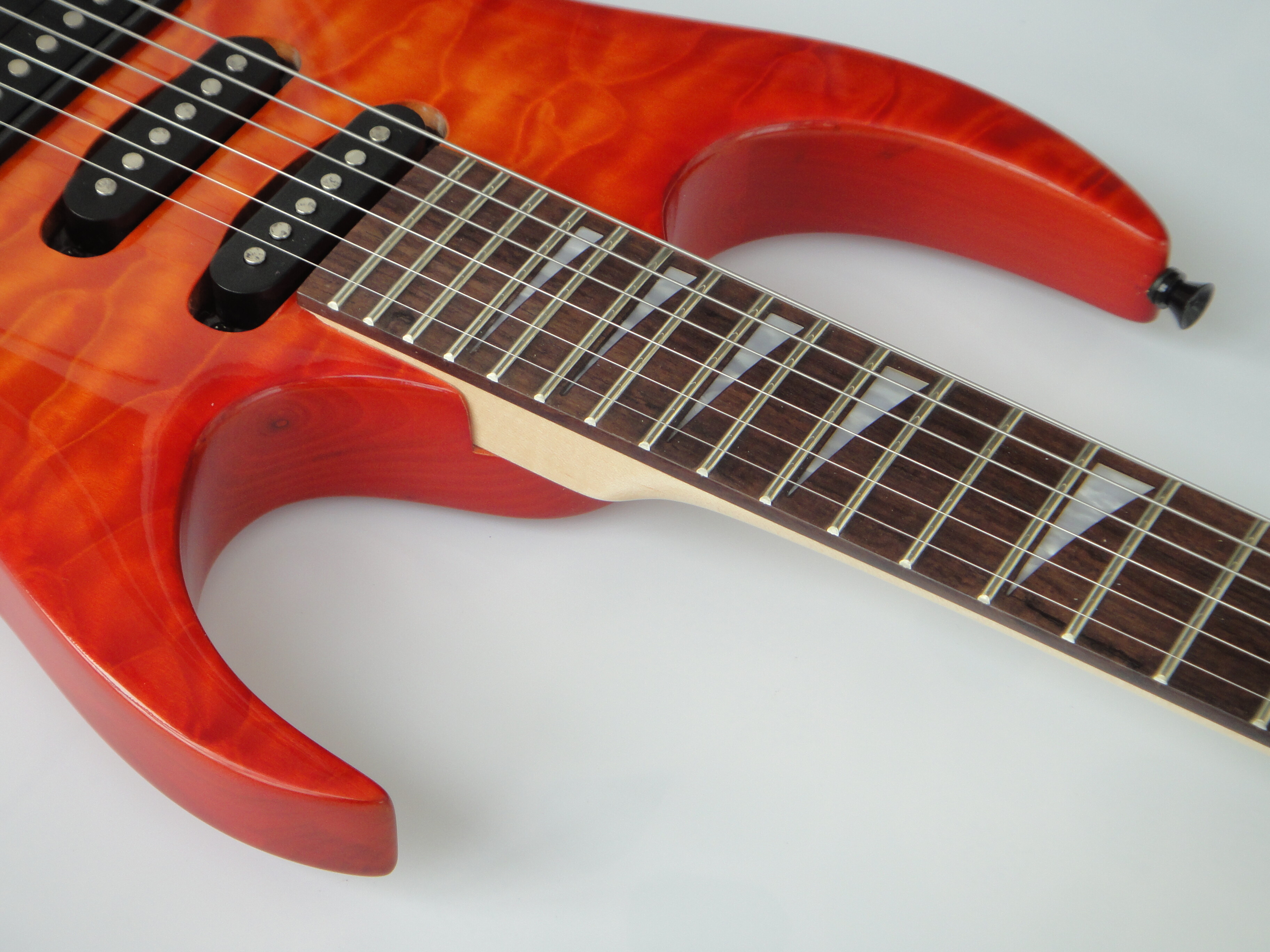 Guitarra eléctrica Afanti de caoba con chapa de arce acolchado