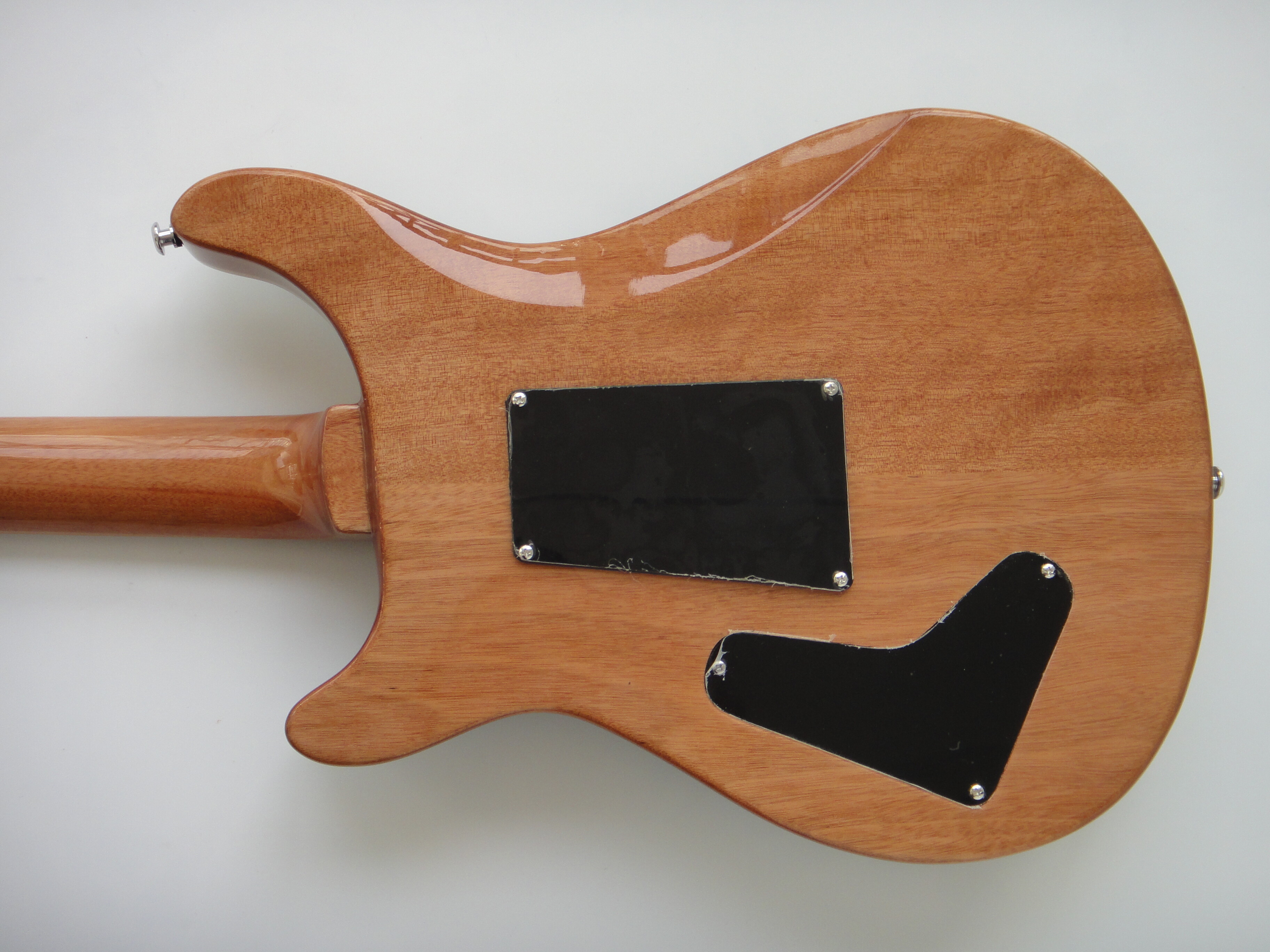 Guitarra eléctrica Afanti HH con 24 trastes y cuerpo de caoba