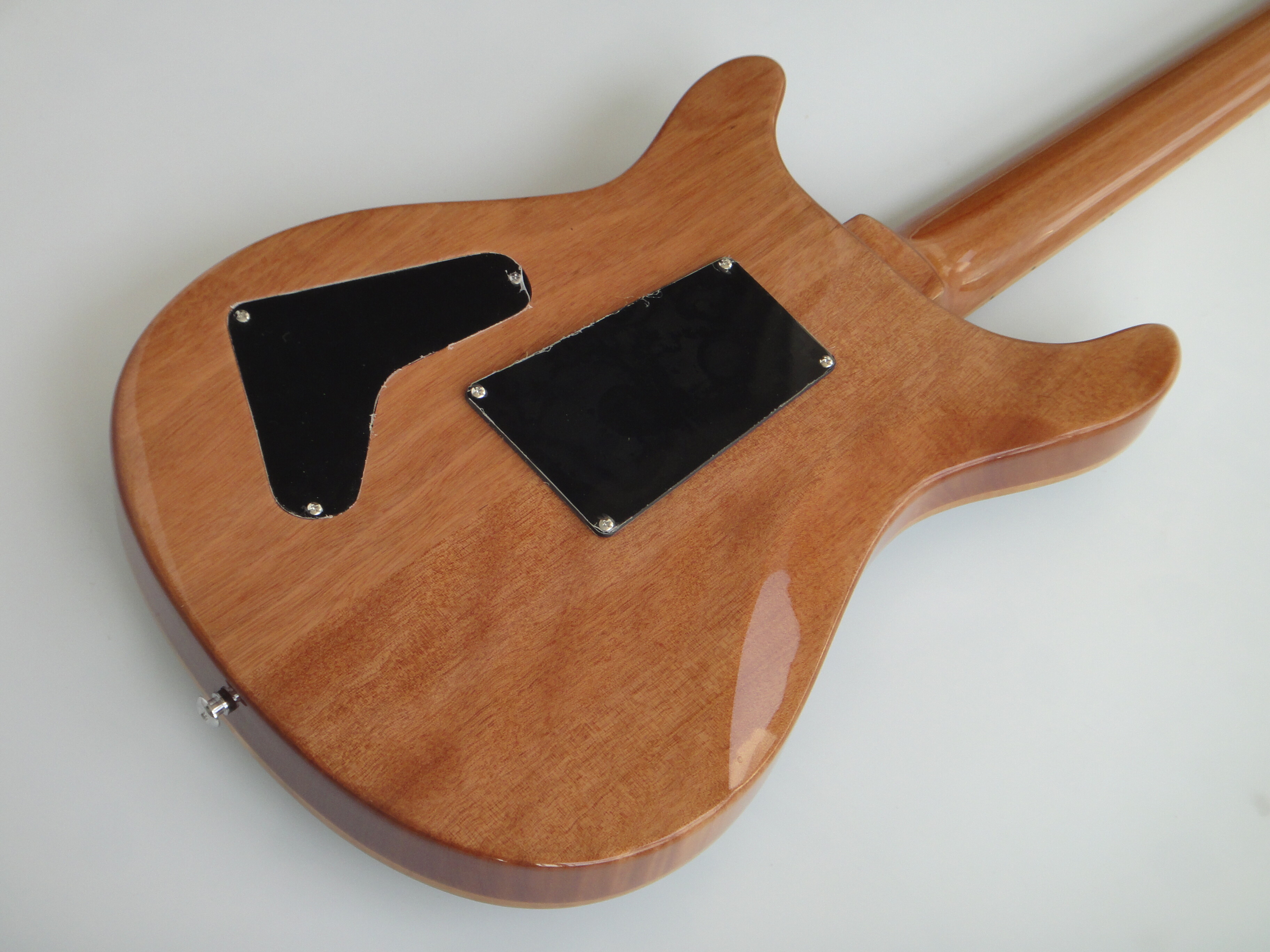 Guitarra eléctrica Afanti HH con 24 trastes y cuerpo de caoba