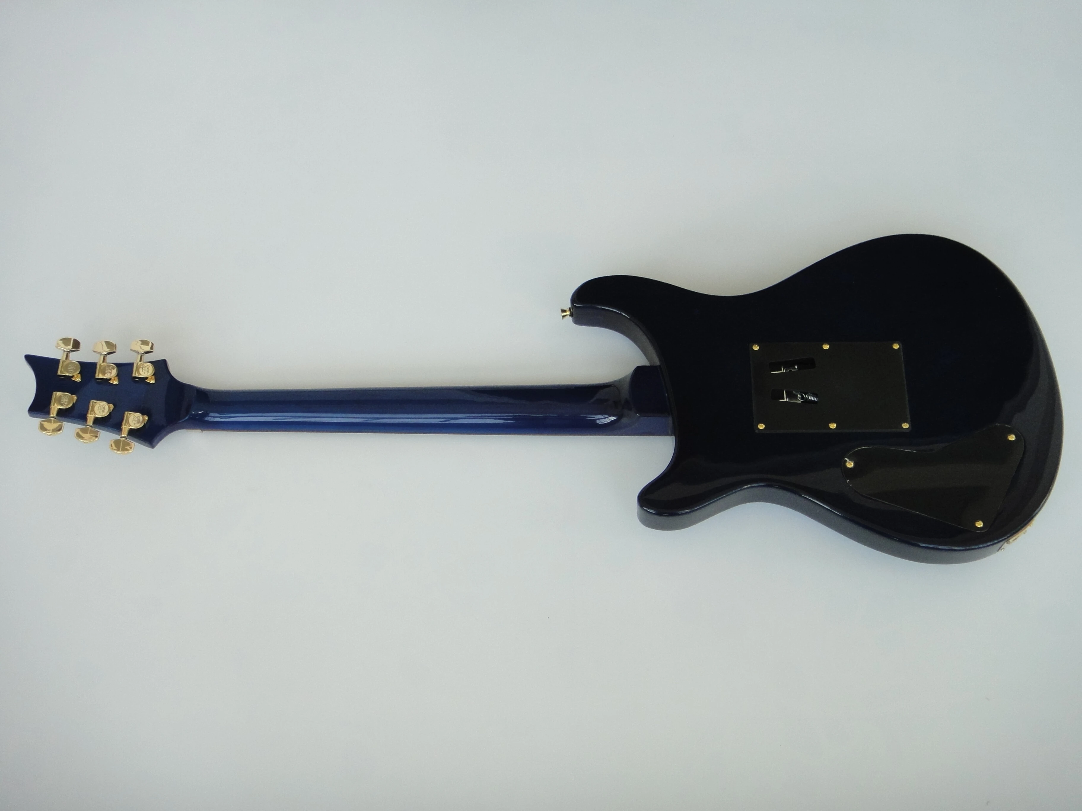 Guitarra eléctrica Afanti con mástil de caoba, cuerpo de tilo americano y acabado en chapa de arce acolchado