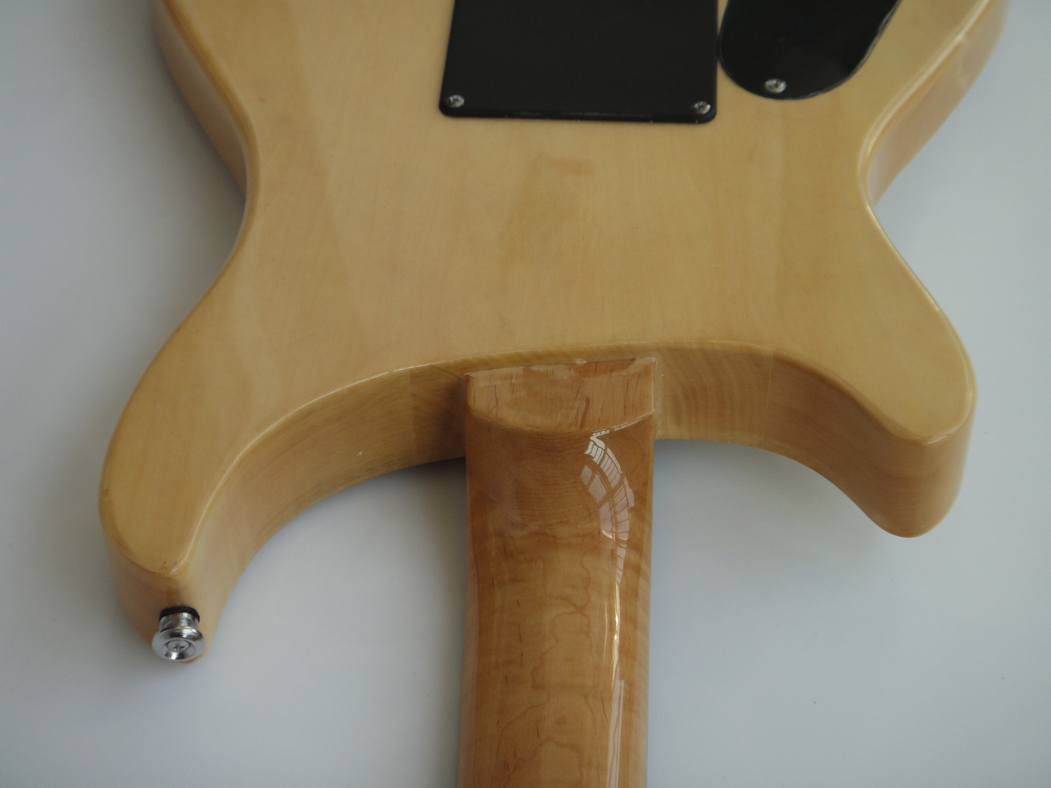 Guitarra Eléctrica Afanti Set en Cuerpo de Caoba con Chapa de Arce Flameado