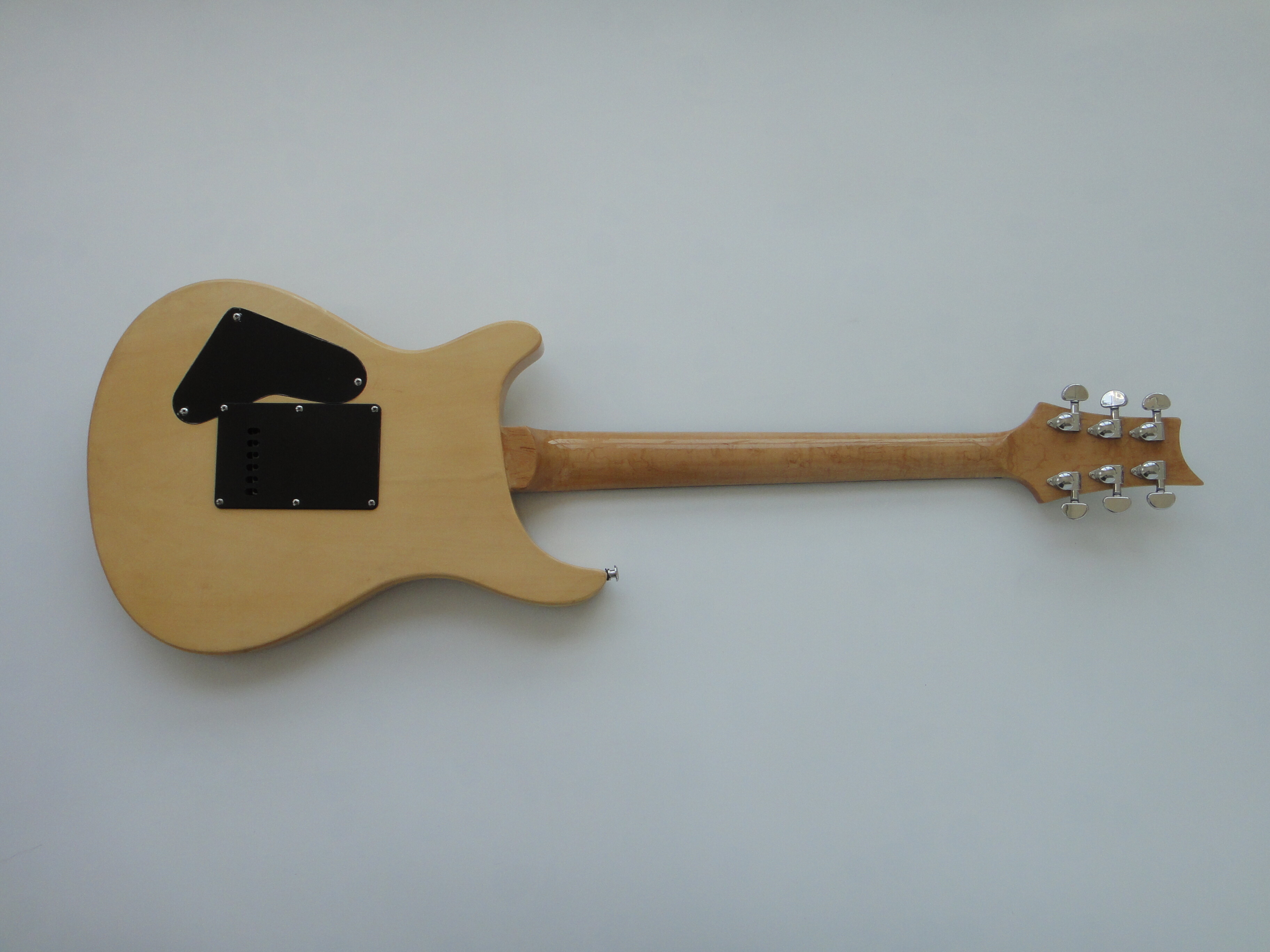 Guitarra Eléctrica Afanti Set en Cuerpo de Caoba con Chapa de Arce Flameado