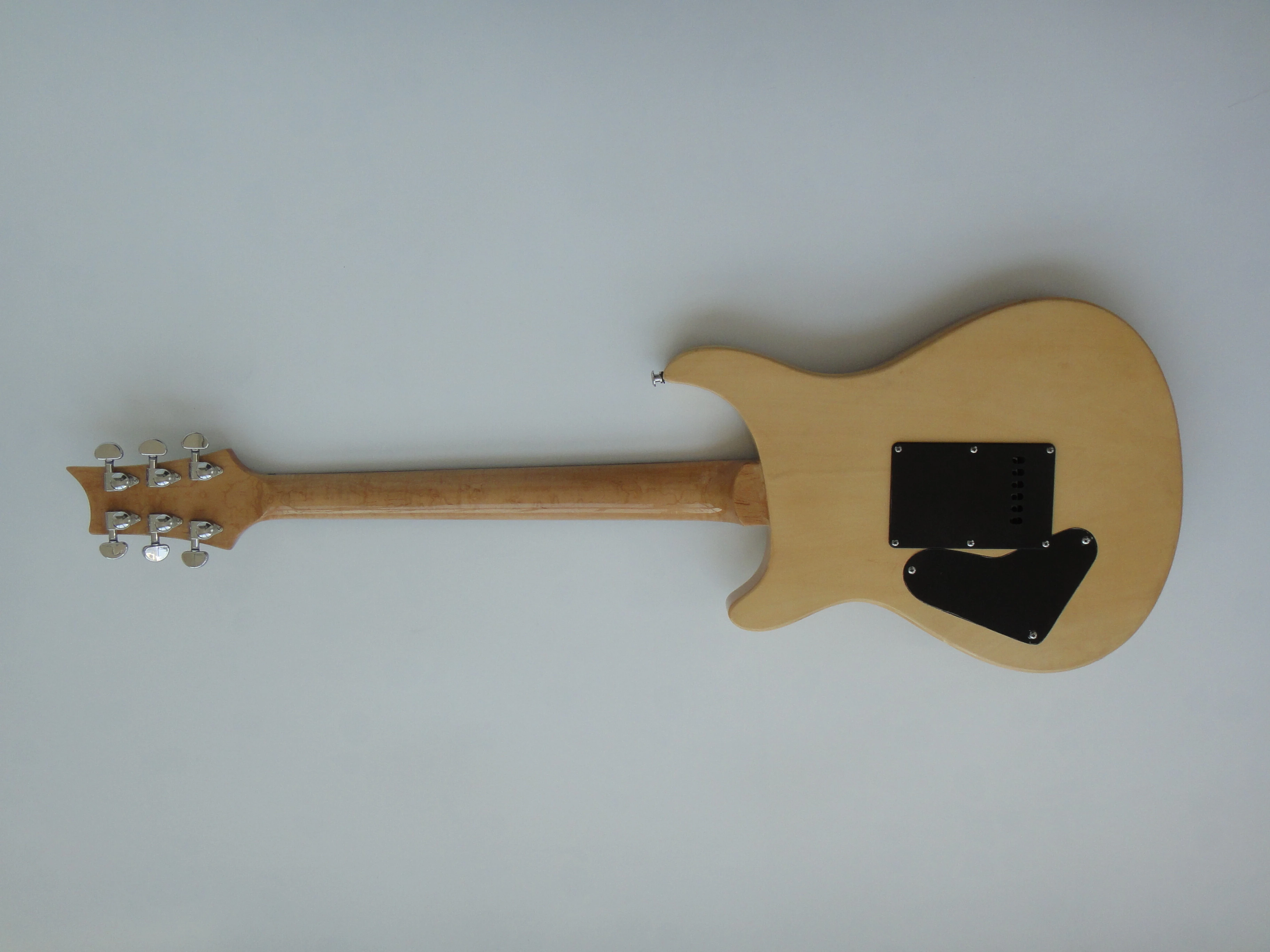 Guitarra Eléctrica Afanti Set en Cuerpo de Caoba con Chapa de Arce Flameado