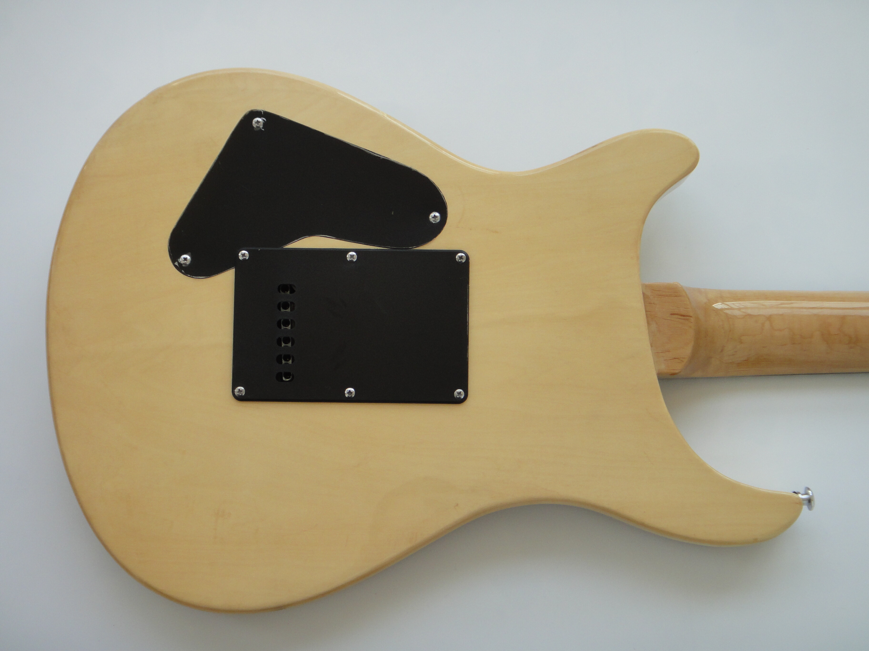 Guitarra Eléctrica Afanti Set en Cuerpo de Caoba con Chapa de Arce Flameado