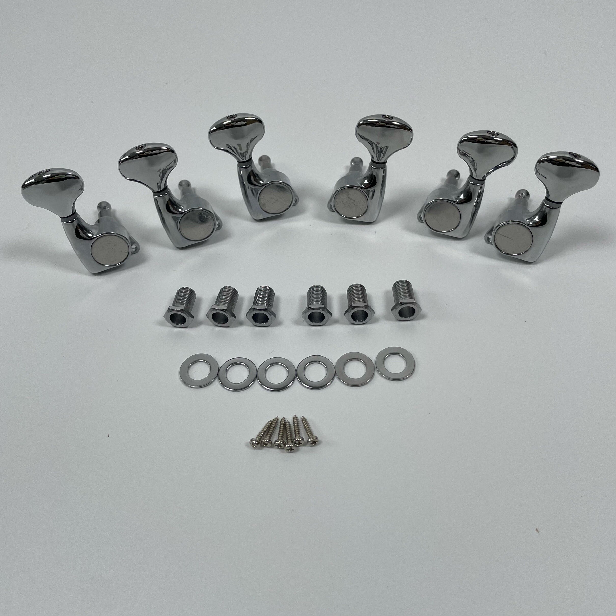 Afinadores cromados 3L3R para bajo de 6 cuerdas Afinadores cromados 3L3R para bajo de 6 cuerdas