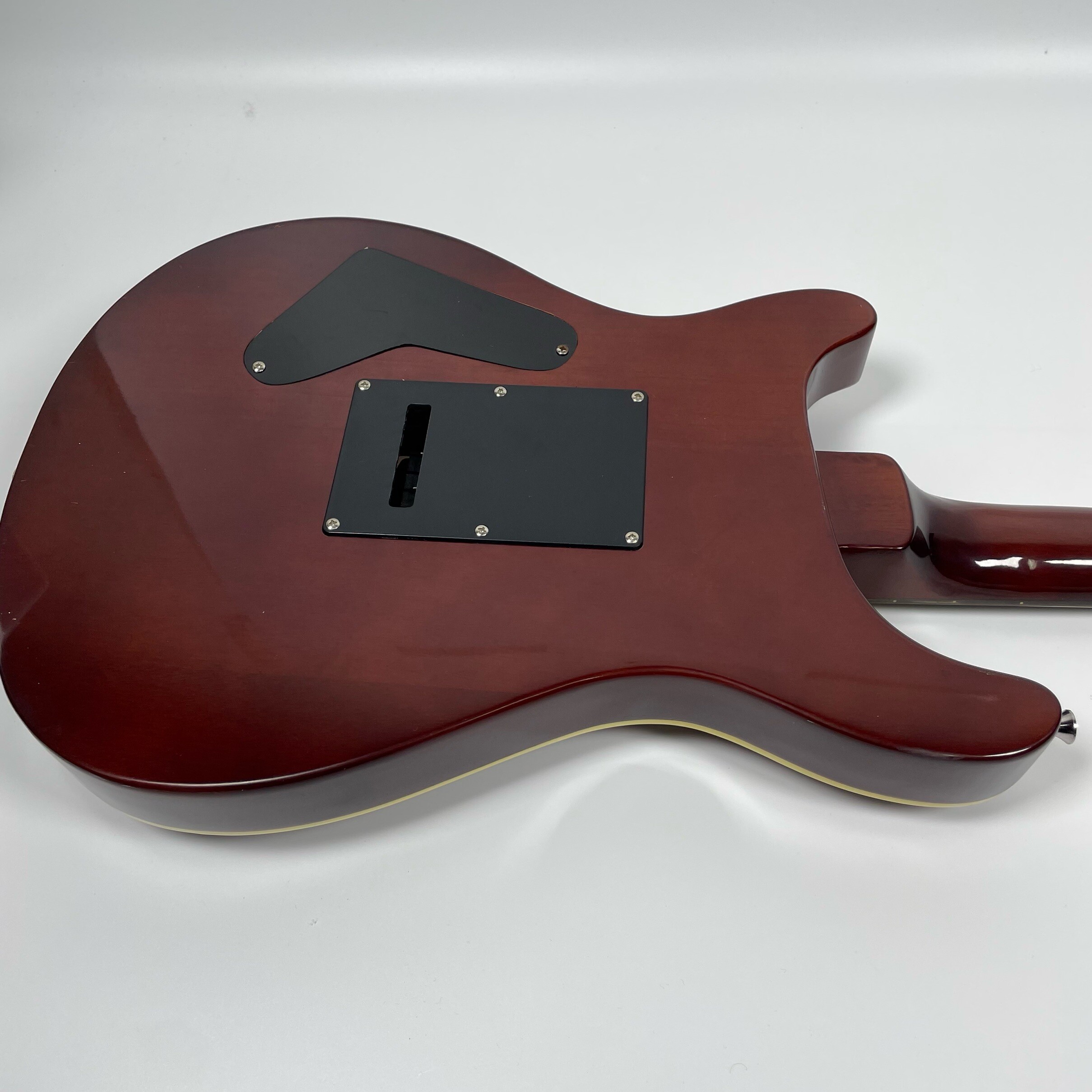 Afanti Guitarra Eléctrica Estilo PRS con Cuerpo de Caoba y Chapa de Arce Acolchado
