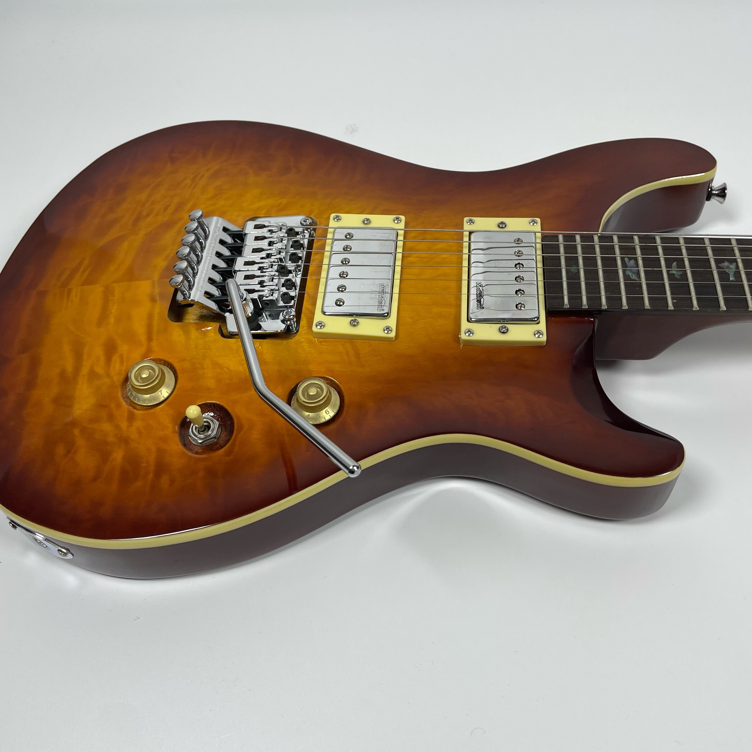 Afanti Guitarra Eléctrica Estilo PRS con Cuerpo de Caoba y Chapa de Arce Acolchado
